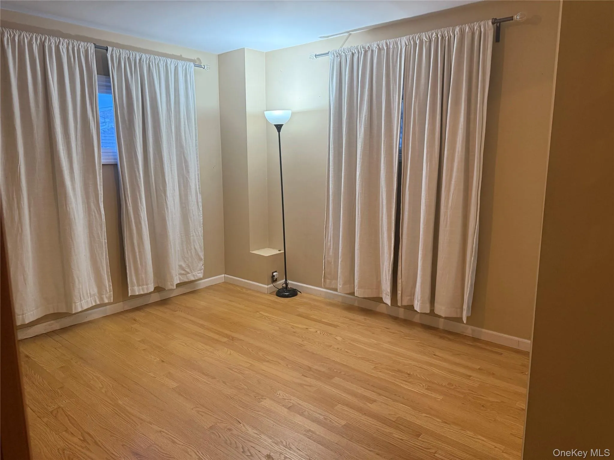 16 Eileen Avenue, Oyster Bay, NY, 2 Bedrooms Bedrooms, 5 Rooms Rooms,1 BathroomBathrooms,Residential Lease,Idx,Eileen,0,944846 16 Eileen Avenue, Oyster Bay, NY, 2 Bedrooms Bedrooms, 5 Rooms Rooms,1 BathroomBathrooms,Residential Lease,Idx,Eileen,0,944846