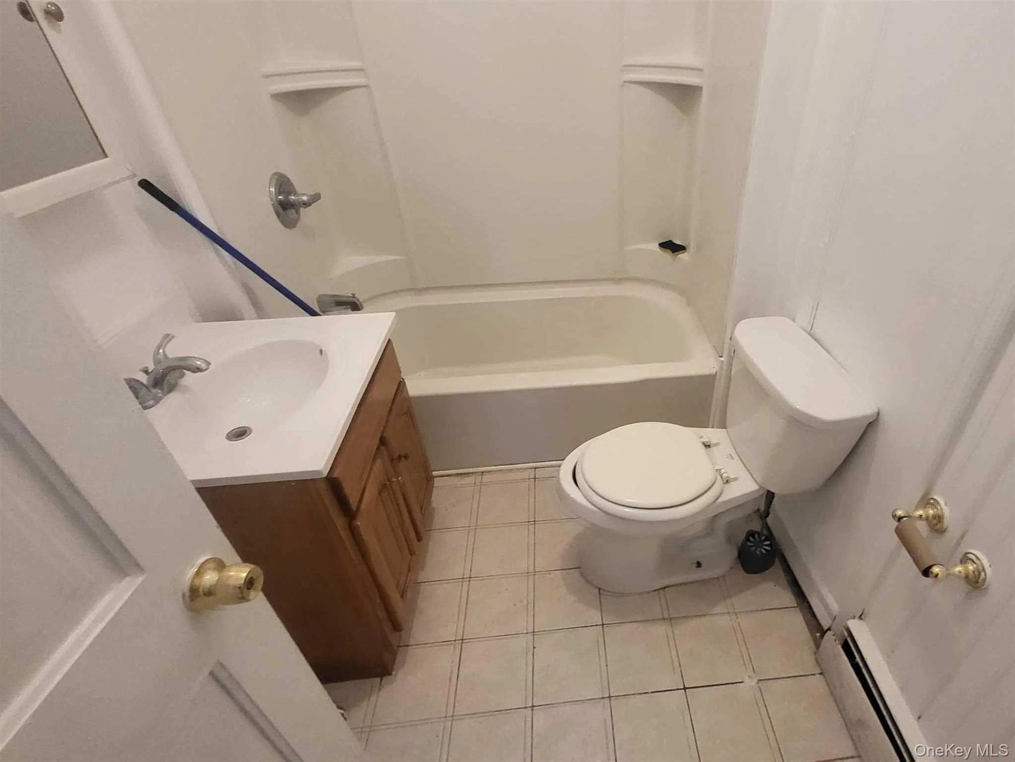 108 Winnikee Avenue, Poughkeepsie, NY, 3 Bedrooms Bedrooms, 5 Rooms Rooms,1 BathroomBathrooms,Residential Lease,Idx,Winnikee,0,944927 108 Winnikee Avenue, Poughkeepsie, NY, 3 Bedrooms Bedrooms, 5 Rooms Rooms,1 BathroomBathrooms,Residential Lease,Idx,Winnikee,0,944927