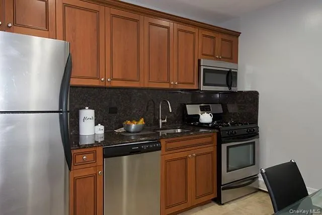 100 Friendly Court Avenue, Babylon, NY, 1 Bedroom Bedrooms, 4 Rooms Rooms,1 BathroomBathrooms,Residential Lease,Idx,Friendly Court,0,945001 100 Friendly Court Avenue, Babylon, NY, 1 Bedroom Bedrooms, 4 Rooms Rooms,1 BathroomBathrooms,Residential Lease,Idx,Friendly Court,0,945001