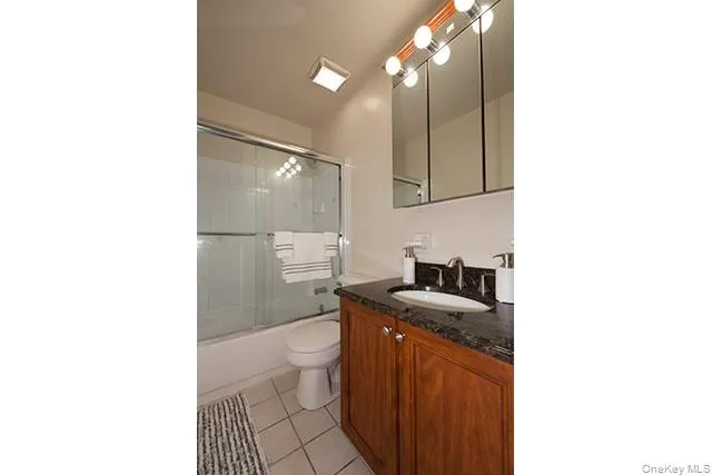 100 Friendly Court Avenue, Babylon, NY, 1 Bedroom Bedrooms, 4 Rooms Rooms,1 BathroomBathrooms,Residential Lease,Idx,Friendly Court,0,945001 100 Friendly Court Avenue, Babylon, NY, 1 Bedroom Bedrooms, 4 Rooms Rooms,1 BathroomBathrooms,Residential Lease,Idx,Friendly Court,0,945001