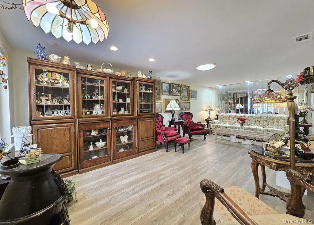 331 Clubhouse Court, Brookhaven, NY, 3 Bedrooms Bedrooms, 6 Rooms Rooms,1 BathroomBathrooms,Residential,For Rent,Clubhouse,0,945008 331 Clubhouse Court, Brookhaven, NY, 3 Bedrooms Bedrooms, 6 Rooms Rooms,1 BathroomBathrooms,Residential,For Rent,Clubhouse,0,945008