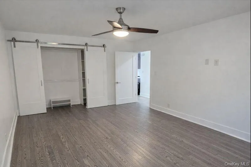 King Size Primary Bedroom w/Closet System King Size Primary Bedroom w/Closet System