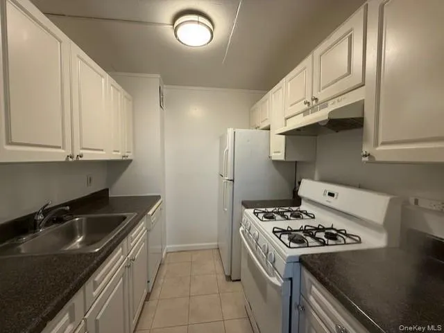 100 Clinton Avenue, North Hempstead, NY, 1 Bedroom Bedrooms, 4 Rooms Rooms,1 BathroomBathrooms,Residential,For Rent,Clinton,0,945050 100 Clinton Avenue, North Hempstead, NY, 1 Bedroom Bedrooms, 4 Rooms Rooms,1 BathroomBathrooms,Residential,For Rent,Clinton,0,945050