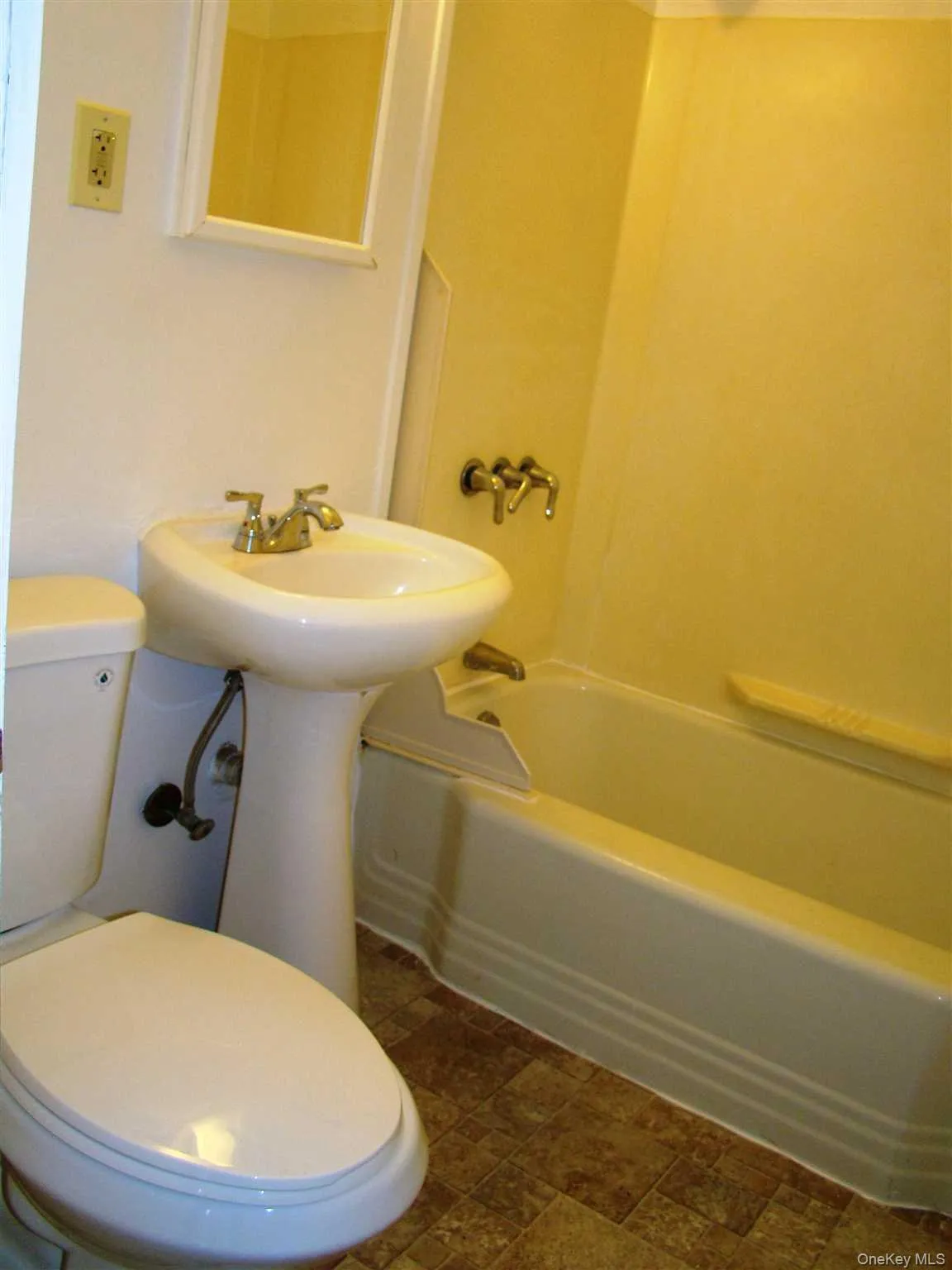 28 Vernon Terrace, Poughkeepsie, NY, 2 Bedrooms Bedrooms, 4 Rooms Rooms,1 BathroomBathrooms,Residential Lease,Idx,Vernon,0,945053 28 Vernon Terrace, Poughkeepsie, NY, 2 Bedrooms Bedrooms, 4 Rooms Rooms,1 BathroomBathrooms,Residential Lease,Idx,Vernon,0,945053