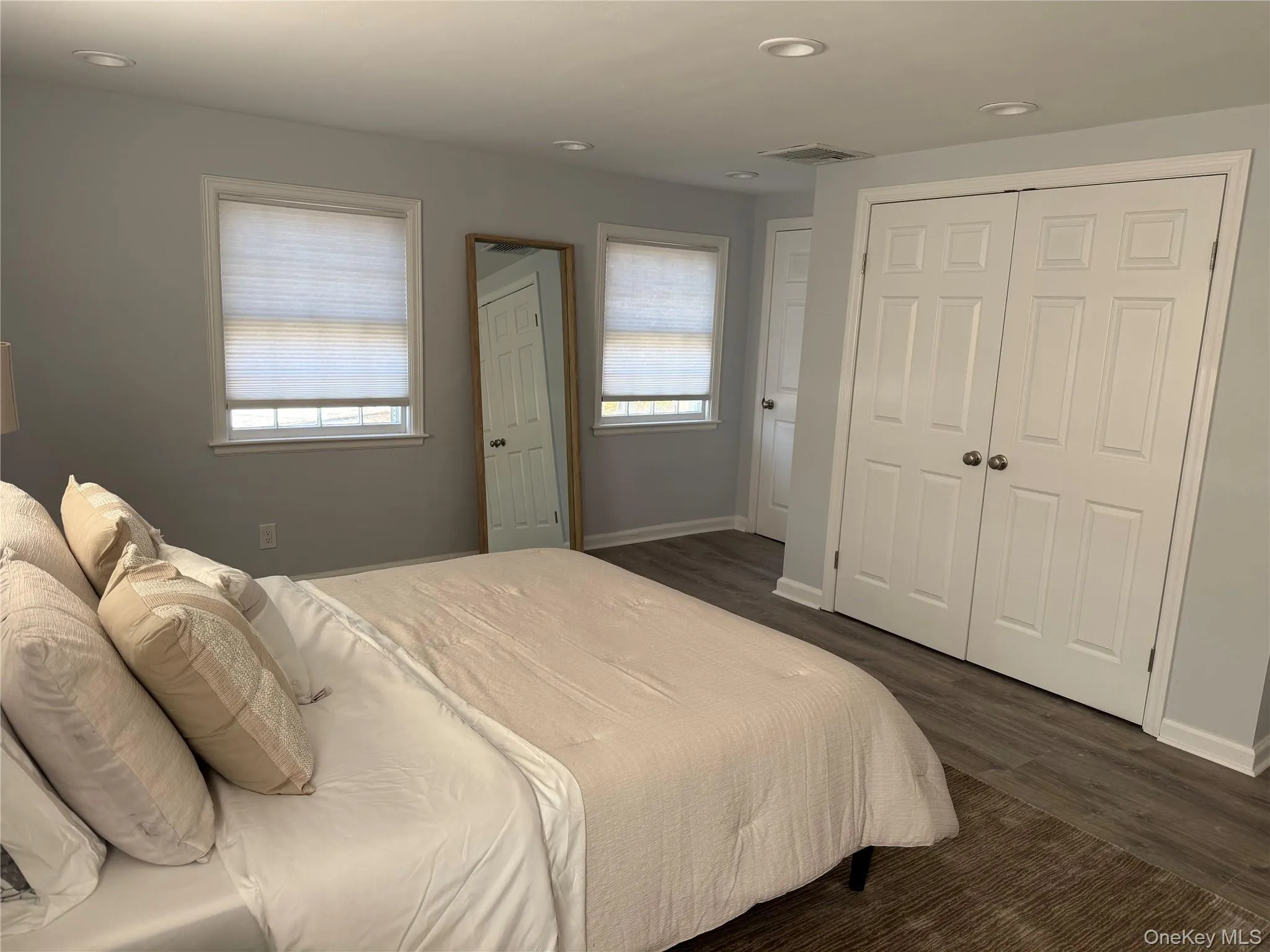 1 East Main Street, Huntington, NY, 1 Bedroom Bedrooms, 3 Rooms Rooms,1 BathroomBathrooms,Residential Lease,Idx,East Main,0,945059 1 East Main Street, Huntington, NY, 1 Bedroom Bedrooms, 3 Rooms Rooms,1 BathroomBathrooms,Residential Lease,Idx,East Main,0,945059