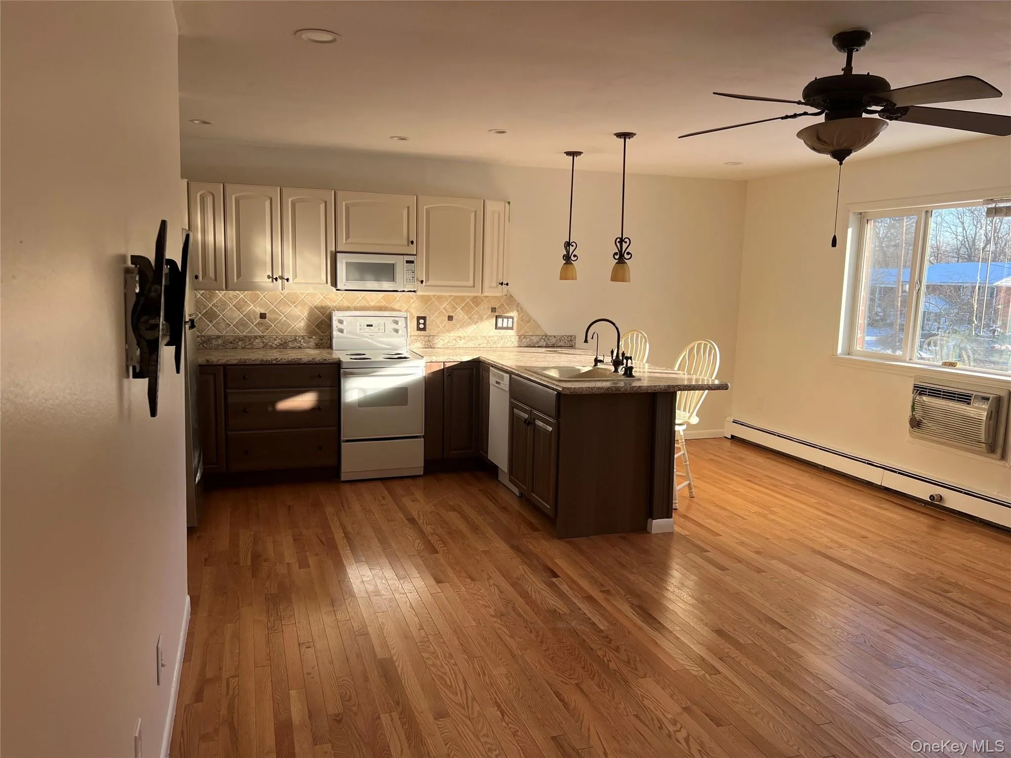 76 Manor Drive, Cornwall, NY, 1 Bedroom Bedrooms, 4 Rooms Rooms,1 BathroomBathrooms,Residential Lease,Idx,Manor,0,945081 76 Manor Drive, Cornwall, NY, 1 Bedroom Bedrooms, 4 Rooms Rooms,1 BathroomBathrooms,Residential Lease,Idx,Manor,0,945081