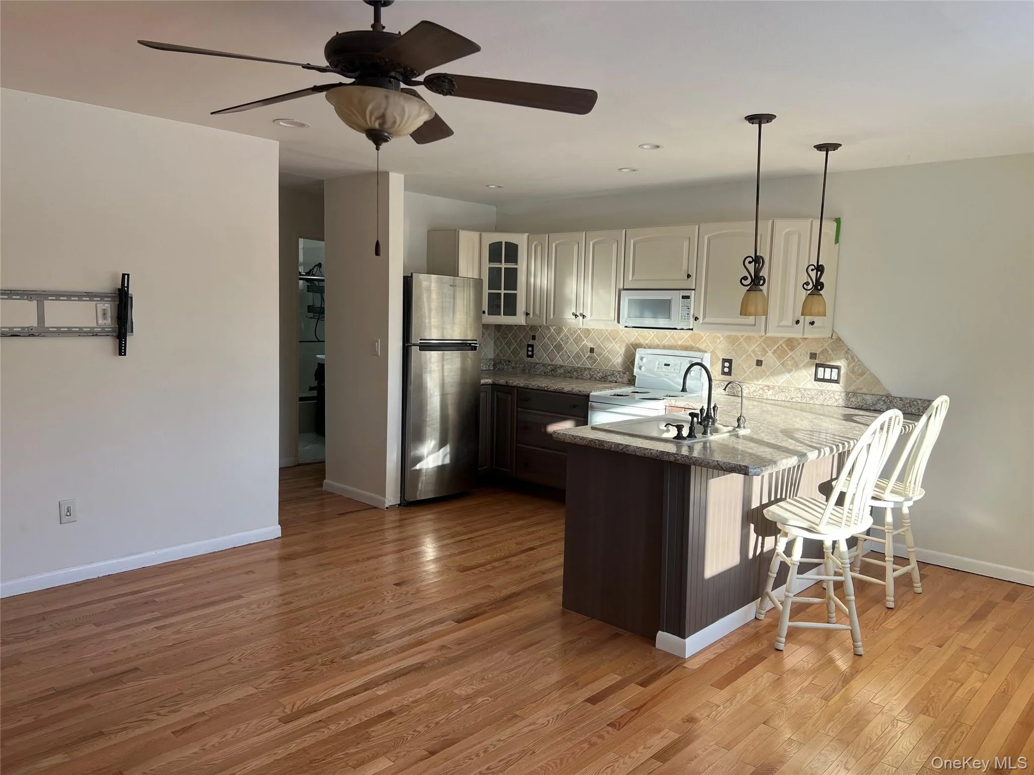 76 Manor Drive, Cornwall, NY, 1 Bedroom Bedrooms, 4 Rooms Rooms,1 BathroomBathrooms,Residential Lease,Idx,Manor,0,945081 76 Manor Drive, Cornwall, NY, 1 Bedroom Bedrooms, 4 Rooms Rooms,1 BathroomBathrooms,Residential Lease,Idx,Manor,0,945081