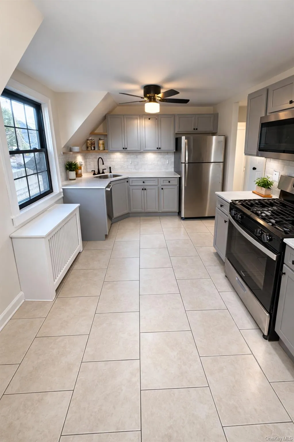 41 Centre Avenue, Hempstead, NY, 3 Bedrooms Bedrooms, 5 Rooms Rooms,1 BathroomBathrooms,Residential Lease,For Rent,Centre,0,945086 41 Centre Avenue, Hempstead, NY, 3 Bedrooms Bedrooms, 5 Rooms Rooms,1 BathroomBathrooms,Residential Lease,For Rent,Centre,0,945086