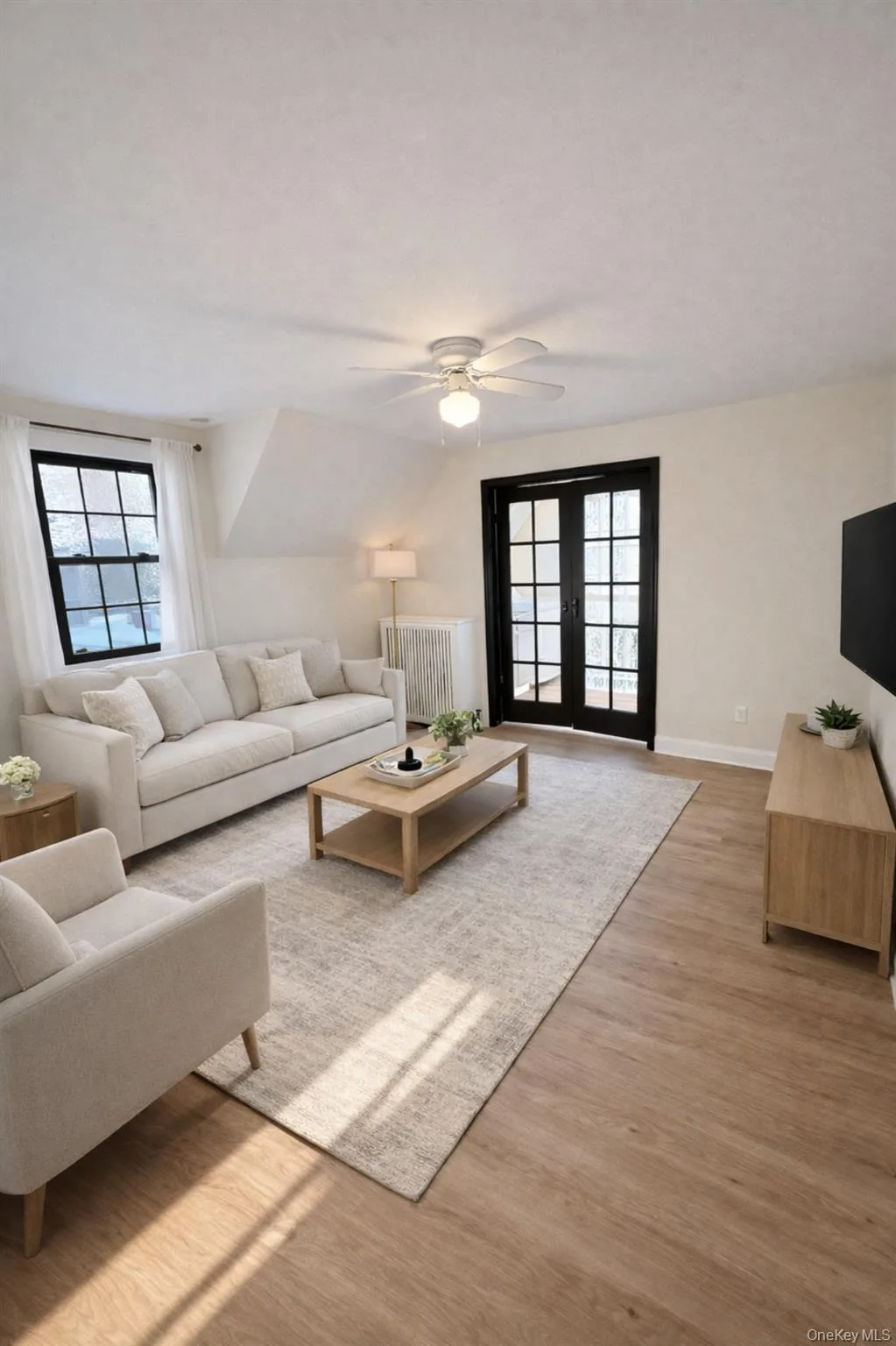 41 Centre Avenue, Hempstead, NY, 3 Bedrooms Bedrooms, 5 Rooms Rooms,1 BathroomBathrooms,Residential Lease,For Rent,Centre,0,945086 41 Centre Avenue, Hempstead, NY, 3 Bedrooms Bedrooms, 5 Rooms Rooms,1 BathroomBathrooms,Residential Lease,For Rent,Centre,0,945086