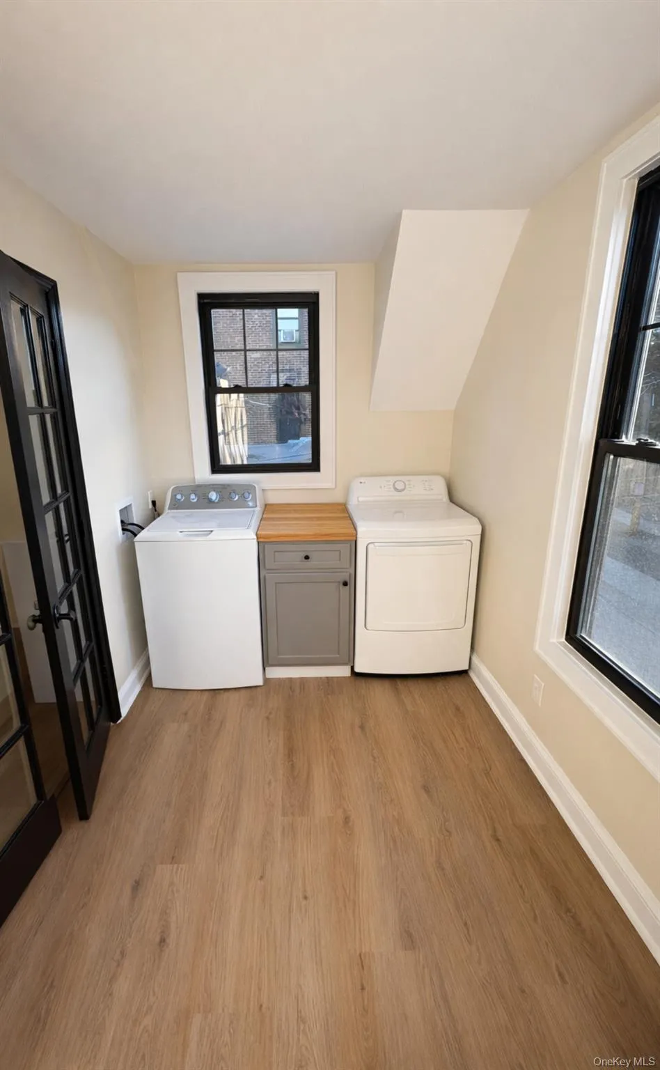 41 Centre Avenue, Hempstead, NY, 3 Bedrooms Bedrooms, 5 Rooms Rooms,1 BathroomBathrooms,Residential Lease,For Rent,Centre,0,945086 41 Centre Avenue, Hempstead, NY, 3 Bedrooms Bedrooms, 5 Rooms Rooms,1 BathroomBathrooms,Residential Lease,For Rent,Centre,0,945086