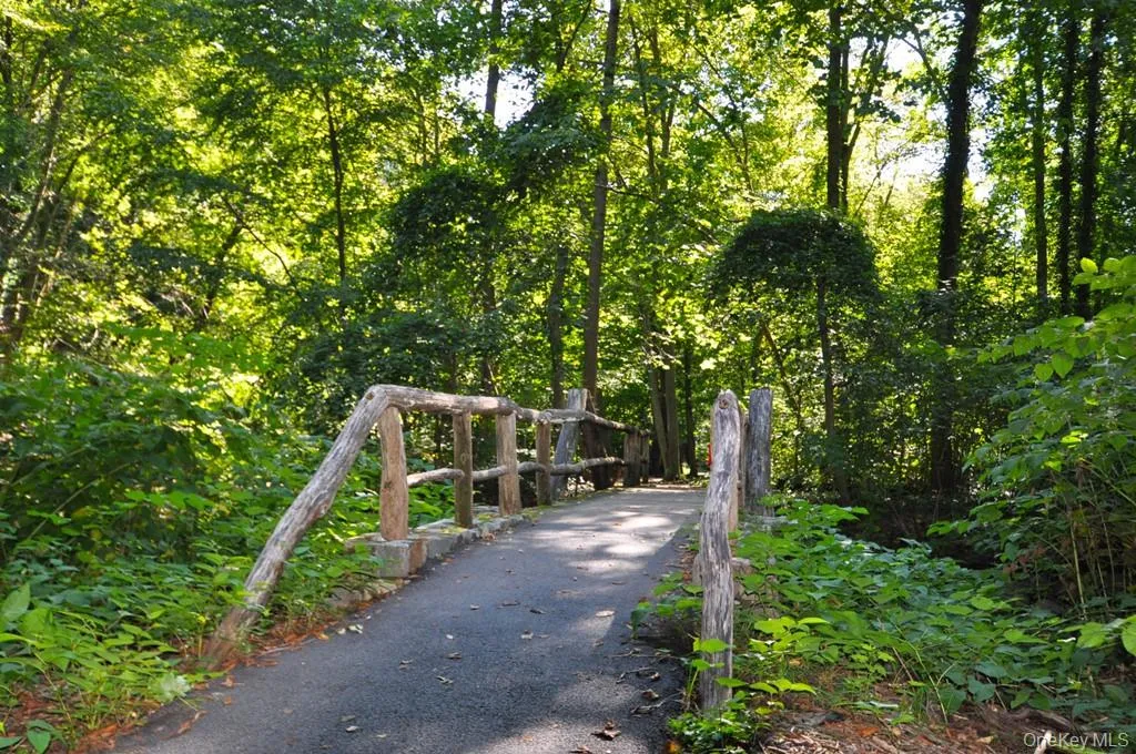 Bronx River Bike, Jogging and Walking Trail: – The Bronx River trail is a11.2 mile paved pathway from Palmer Road in the village of Bronxville to the Kensico Dam Plaza in Valhalla. The path travels crossovers the Bronx River many times traveling thru the Garth Woods reserve and runs parallel with the Bronx River Parkway Garth Road residents can access the trail at either end of Garth Road. Bronx River Bike, Jogging and Walking Trail: – The Bronx River trail is a11.2 mile paved pathway from Palmer Road in the village of Bronxville to the Kensico Dam Plaza in Valhalla. The path travels crossovers the Bronx River many times traveling thru the Garth Woods reserve and runs parallel with the Bronx River Parkway Garth Road residents can access the trail at either end of Garth Road.