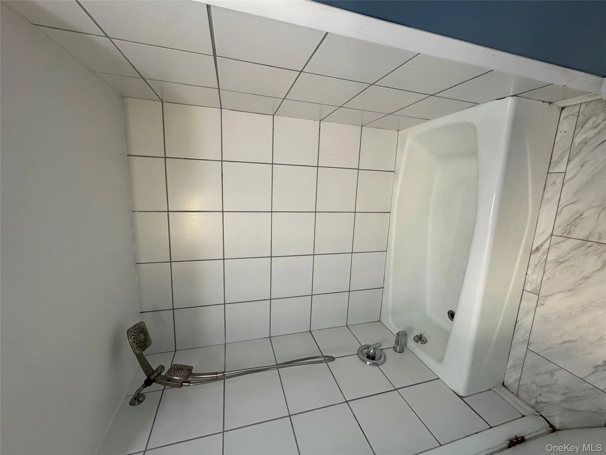 Full bath with shower / bathtub combination Full bath with shower / bathtub combination