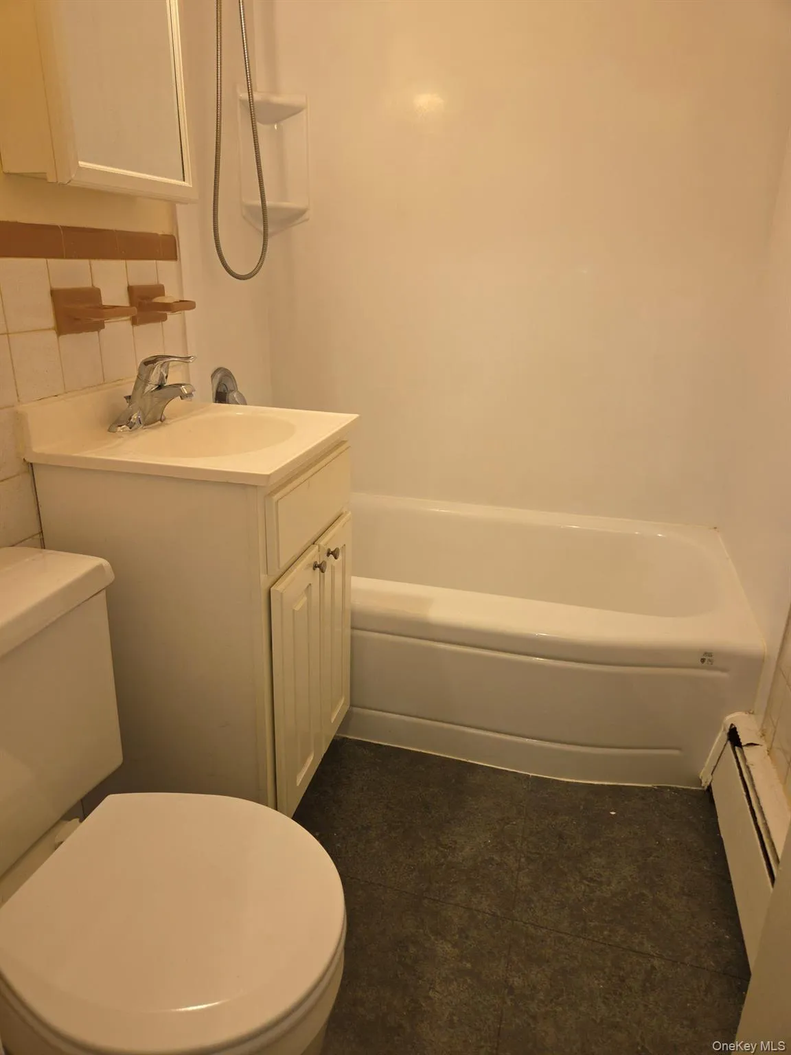 FULL BATHROOM FULL BATHROOM