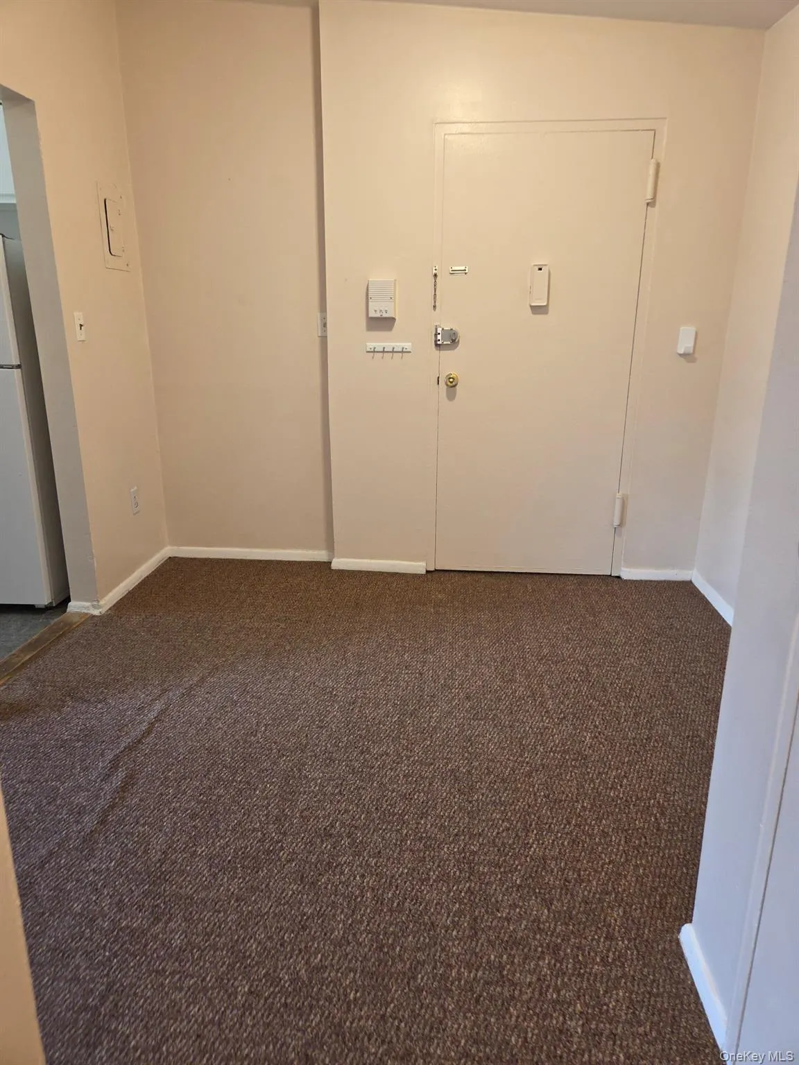 ENTRY WAY CAN PUT A SMALL DINING TABLE ENTRY WAY CAN PUT A SMALL DINING TABLE