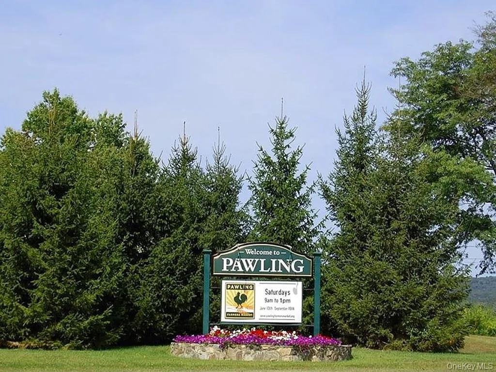 Pawling is a quaint upstate, bucolic 18th century village, the pride of the Harlem Valley. Pawling is a quaint upstate, bucolic 18th century village, the pride of the Harlem Valley.