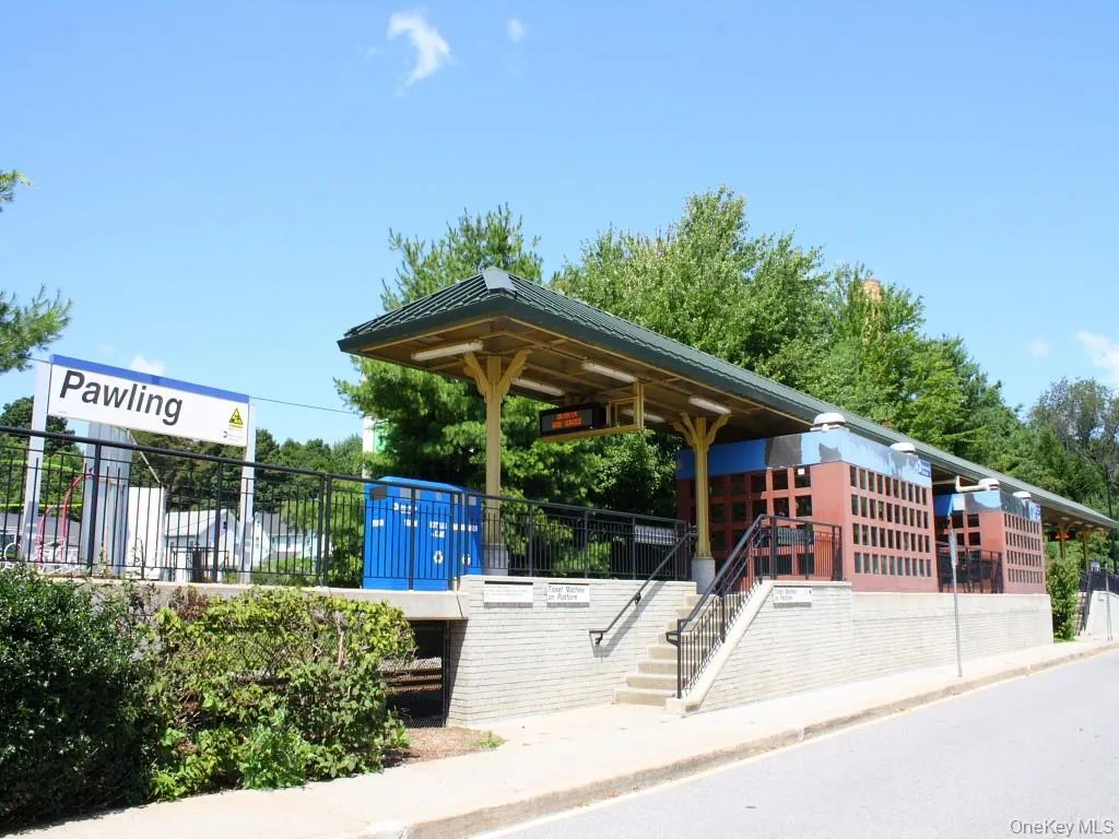 No car needed with Pawling's very own Metro North station stop. The train station is just one block away. No car needed with Pawling's very own Metro North station stop. The train station is just one block away.