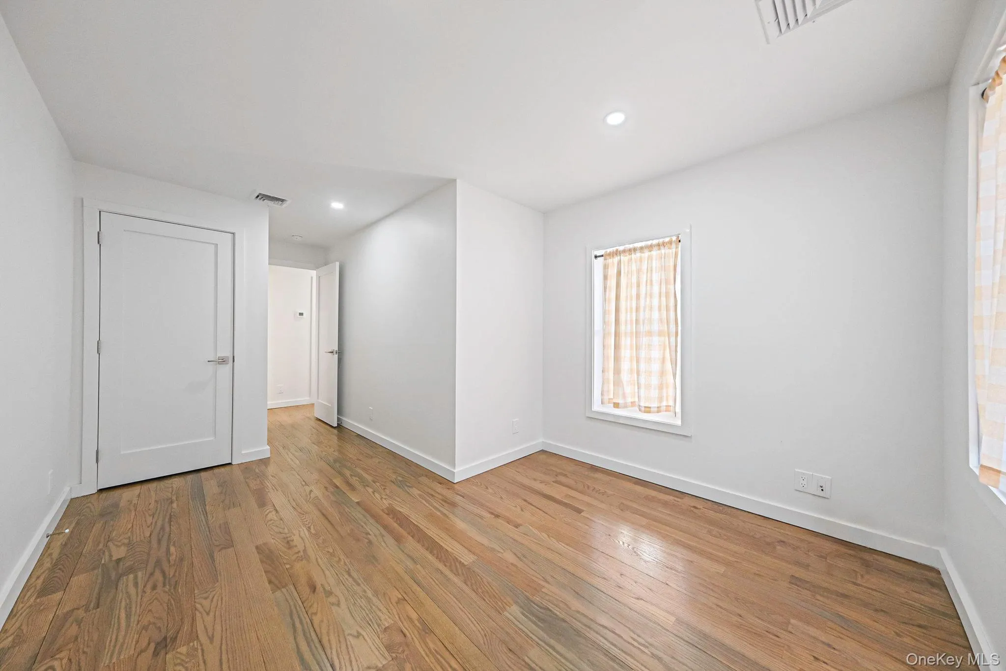 46 Maxwell Avenue, Oyster Bay, NY, 2 Bedrooms Bedrooms, 4 Rooms Rooms,1 BathroomBathrooms,Residential Lease,For Rent,Maxwell,0,945352 46 Maxwell Avenue, Oyster Bay, NY, 2 Bedrooms Bedrooms, 4 Rooms Rooms,1 BathroomBathrooms,Residential Lease,For Rent,Maxwell,0,945352