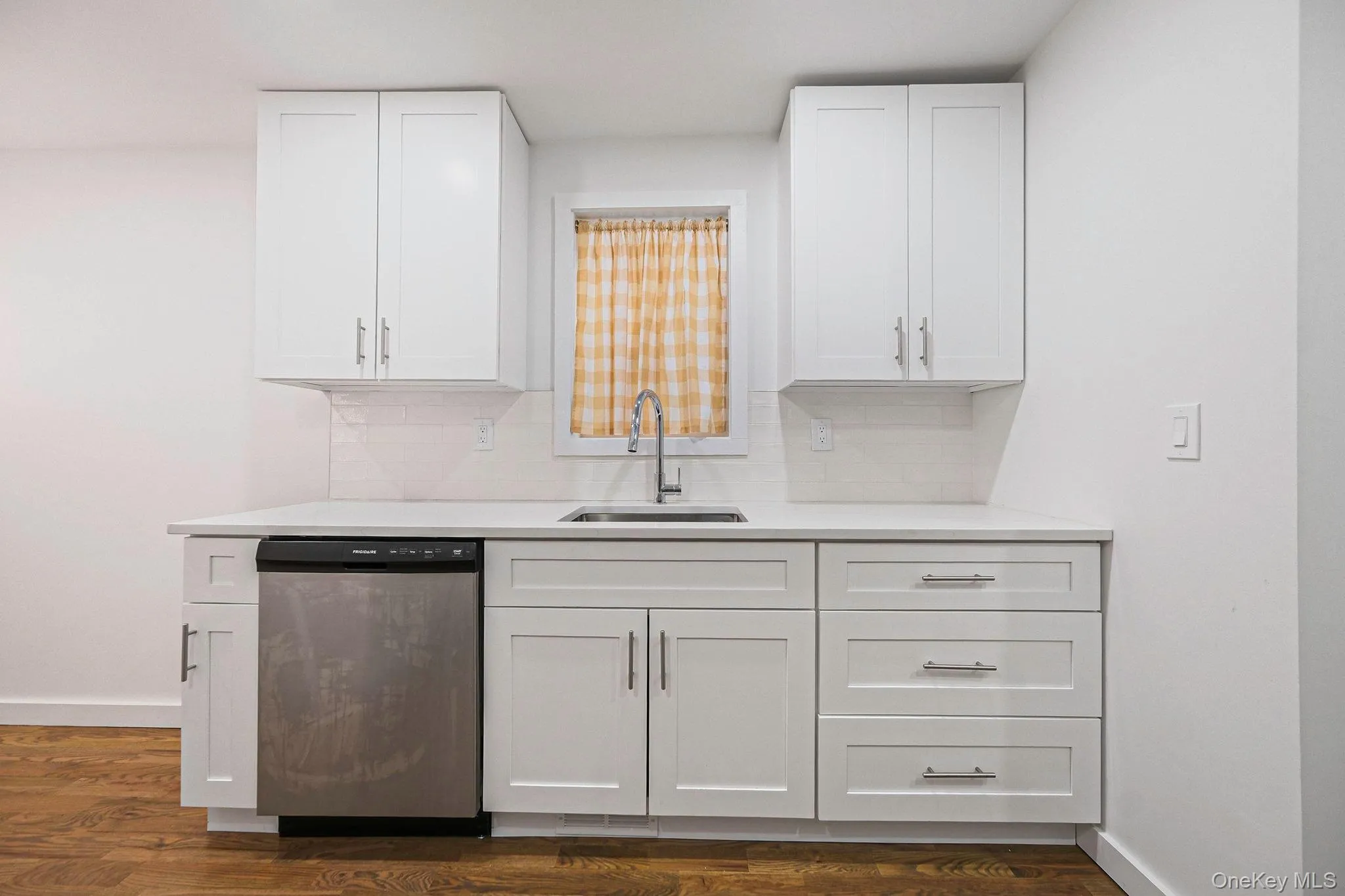 46 Maxwell Avenue, Oyster Bay, NY, 2 Bedrooms Bedrooms, 4 Rooms Rooms,1 BathroomBathrooms,Residential Lease,For Rent,Maxwell,0,945352 46 Maxwell Avenue, Oyster Bay, NY, 2 Bedrooms Bedrooms, 4 Rooms Rooms,1 BathroomBathrooms,Residential Lease,For Rent,Maxwell,0,945352