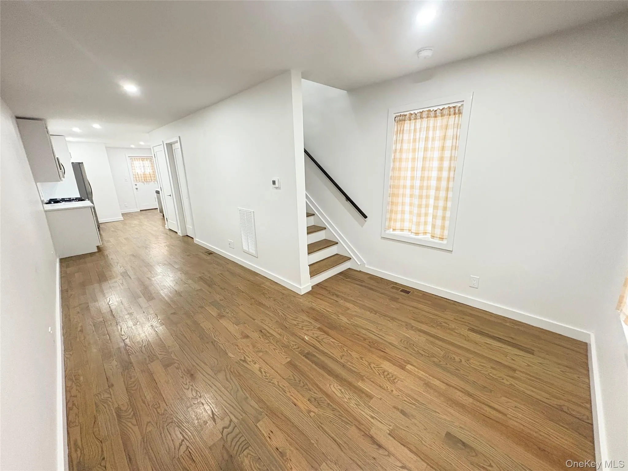 46 Maxwell Avenue, Oyster Bay, NY, 2 Bedrooms Bedrooms, 4 Rooms Rooms,1 BathroomBathrooms,Residential Lease,For Rent,Maxwell,0,945352 46 Maxwell Avenue, Oyster Bay, NY, 2 Bedrooms Bedrooms, 4 Rooms Rooms,1 BathroomBathrooms,Residential Lease,For Rent,Maxwell,0,945352