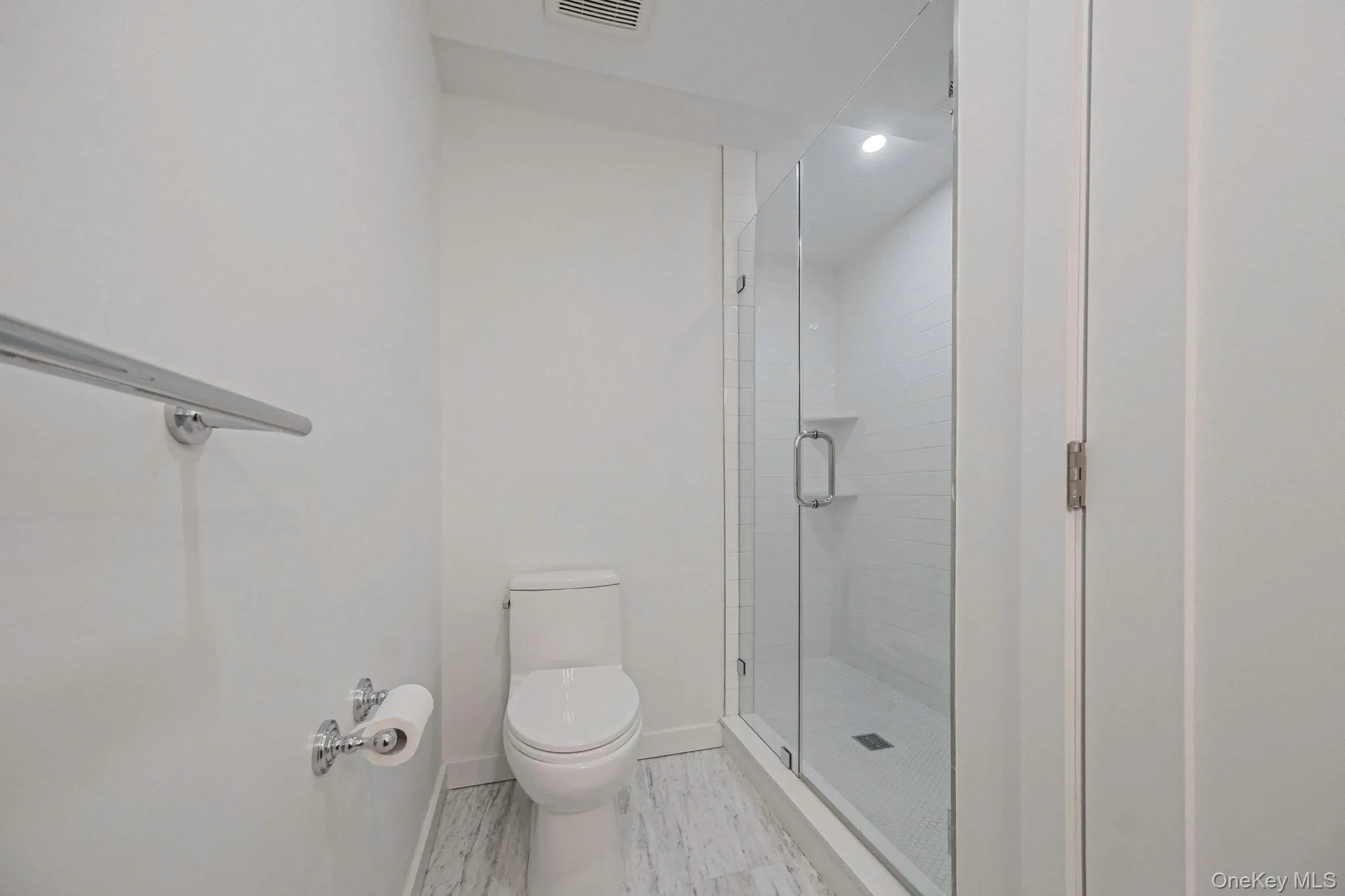 46 Maxwell Avenue, Oyster Bay, NY, 2 Bedrooms Bedrooms, 4 Rooms Rooms,1 BathroomBathrooms,Residential Lease,For Rent,Maxwell,0,945352 46 Maxwell Avenue, Oyster Bay, NY, 2 Bedrooms Bedrooms, 4 Rooms Rooms,1 BathroomBathrooms,Residential Lease,For Rent,Maxwell,0,945352