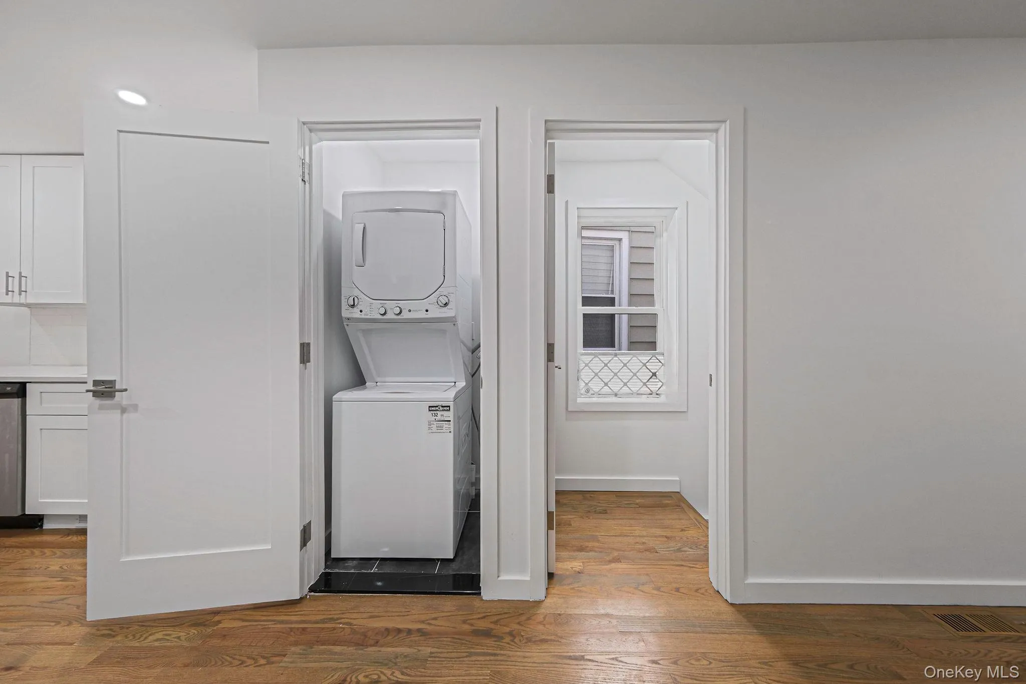 46 Maxwell Avenue, Oyster Bay, NY, 2 Bedrooms Bedrooms, 4 Rooms Rooms,1 BathroomBathrooms,Residential Lease,For Rent,Maxwell,0,945352 46 Maxwell Avenue, Oyster Bay, NY, 2 Bedrooms Bedrooms, 4 Rooms Rooms,1 BathroomBathrooms,Residential Lease,For Rent,Maxwell,0,945352