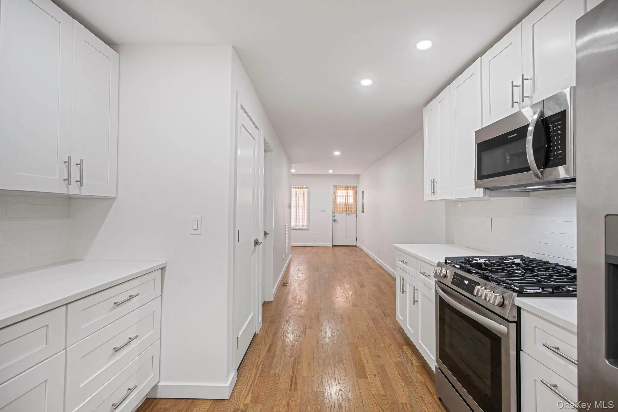 46 Maxwell Avenue, Oyster Bay, NY, 2 Bedrooms Bedrooms, 4 Rooms Rooms,1 BathroomBathrooms,Residential Lease,For Rent,Maxwell,0,945352 46 Maxwell Avenue, Oyster Bay, NY, 2 Bedrooms Bedrooms, 4 Rooms Rooms,1 BathroomBathrooms,Residential Lease,For Rent,Maxwell,0,945352