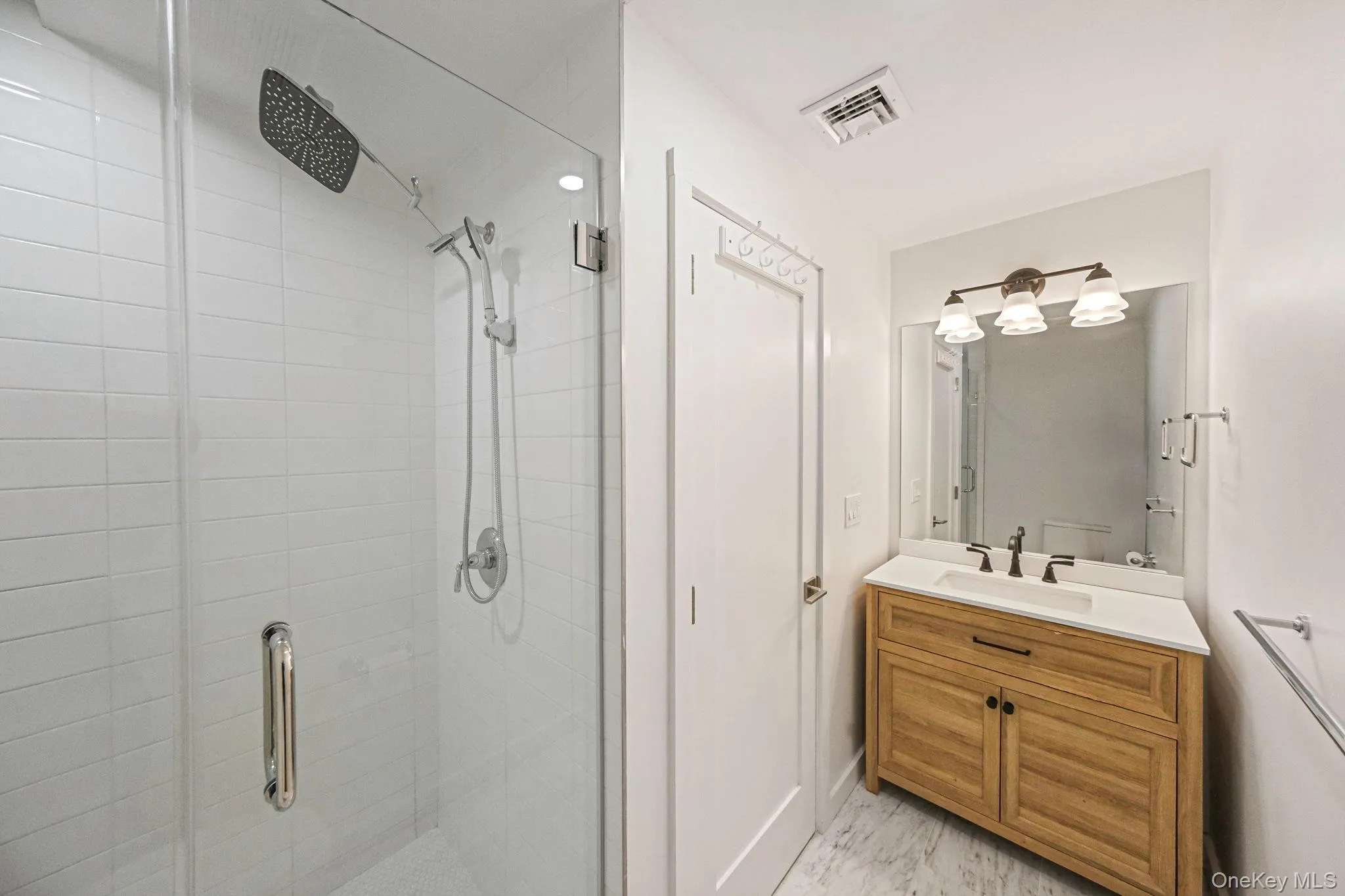 46 Maxwell Avenue, Oyster Bay, NY, 2 Bedrooms Bedrooms, 4 Rooms Rooms,1 BathroomBathrooms,Residential Lease,For Rent,Maxwell,0,945352 46 Maxwell Avenue, Oyster Bay, NY, 2 Bedrooms Bedrooms, 4 Rooms Rooms,1 BathroomBathrooms,Residential Lease,For Rent,Maxwell,0,945352