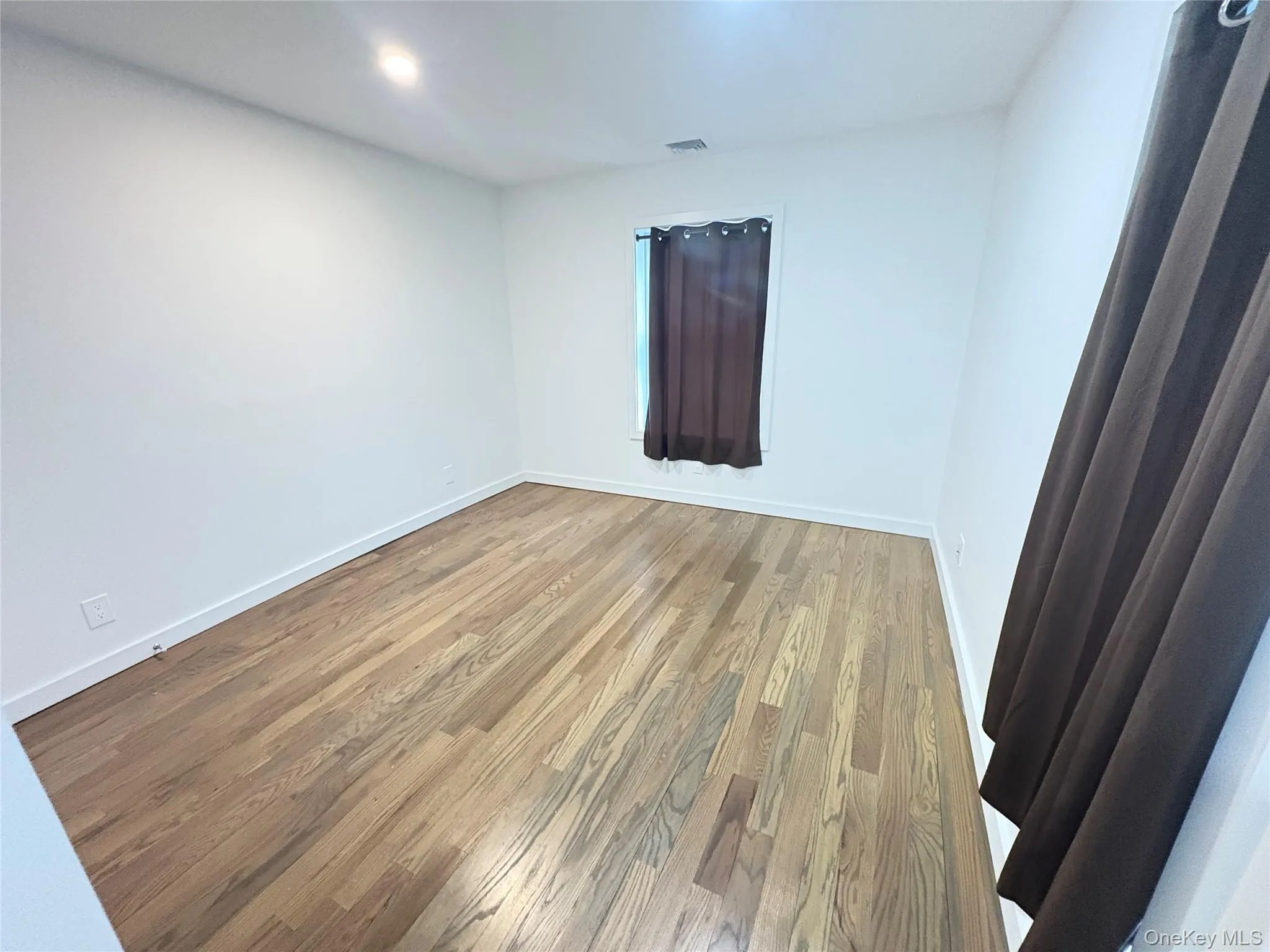 46 Maxwell Avenue, Oyster Bay, NY, 2 Bedrooms Bedrooms, 4 Rooms Rooms,1 BathroomBathrooms,Residential Lease,For Rent,Maxwell,0,945352 46 Maxwell Avenue, Oyster Bay, NY, 2 Bedrooms Bedrooms, 4 Rooms Rooms,1 BathroomBathrooms,Residential Lease,For Rent,Maxwell,0,945352