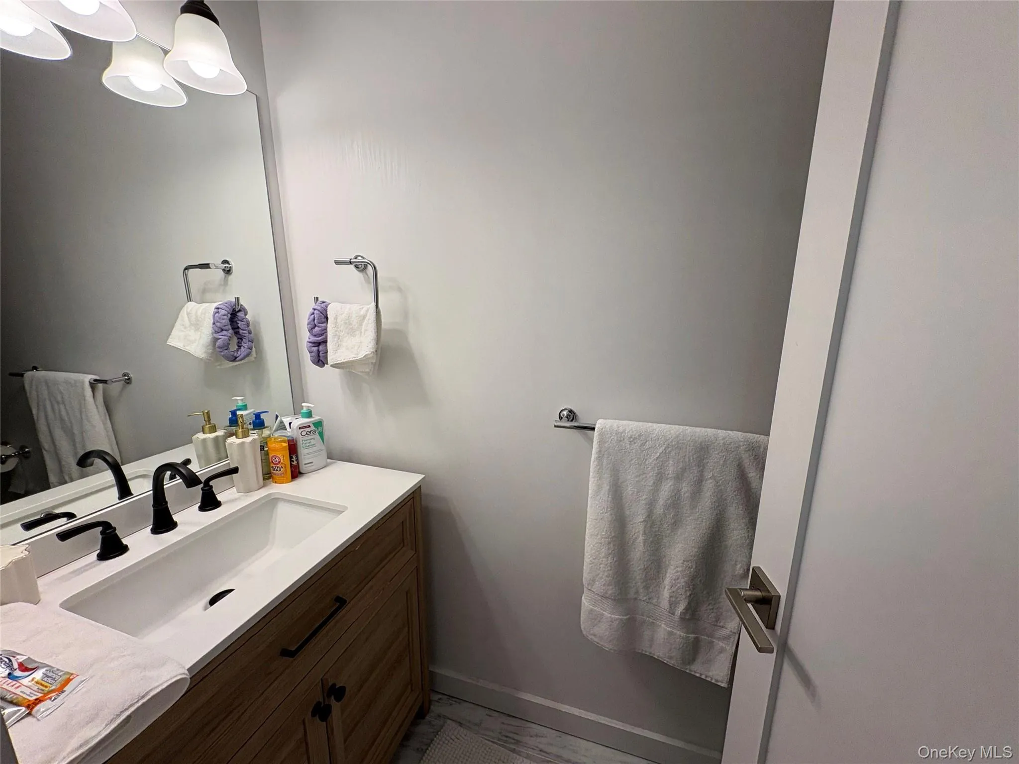 46 Maxwell Avenue, Oyster Bay, NY, 2 Bedrooms Bedrooms, 4 Rooms Rooms,1 BathroomBathrooms,Residential Lease,For Rent,Maxwell,0,945352 46 Maxwell Avenue, Oyster Bay, NY, 2 Bedrooms Bedrooms, 4 Rooms Rooms,1 BathroomBathrooms,Residential Lease,For Rent,Maxwell,0,945352