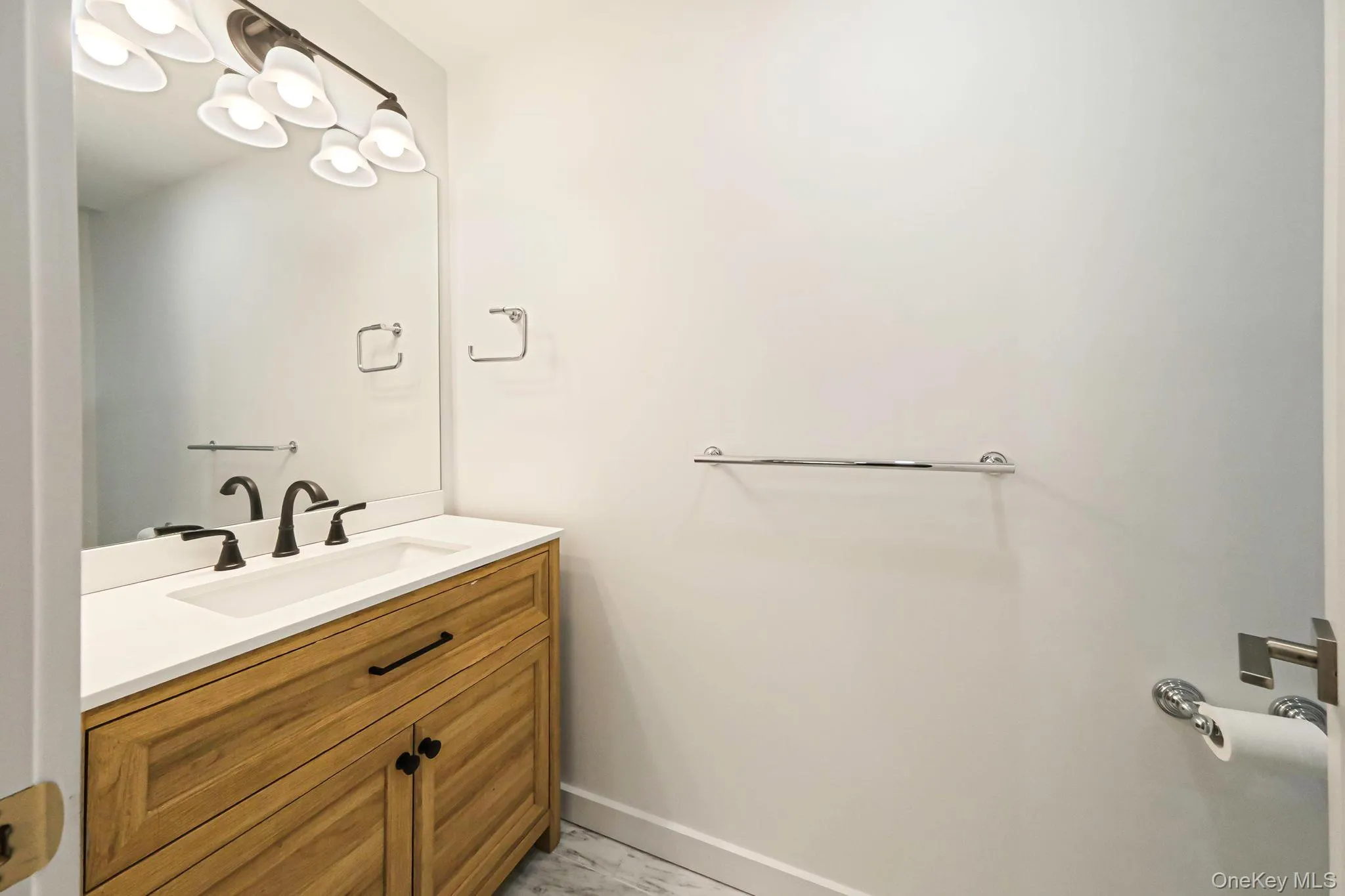 46 Maxwell Avenue, Oyster Bay, NY, 2 Bedrooms Bedrooms, 4 Rooms Rooms,1 BathroomBathrooms,Residential Lease,For Rent,Maxwell,0,945352 46 Maxwell Avenue, Oyster Bay, NY, 2 Bedrooms Bedrooms, 4 Rooms Rooms,1 BathroomBathrooms,Residential Lease,For Rent,Maxwell,0,945352