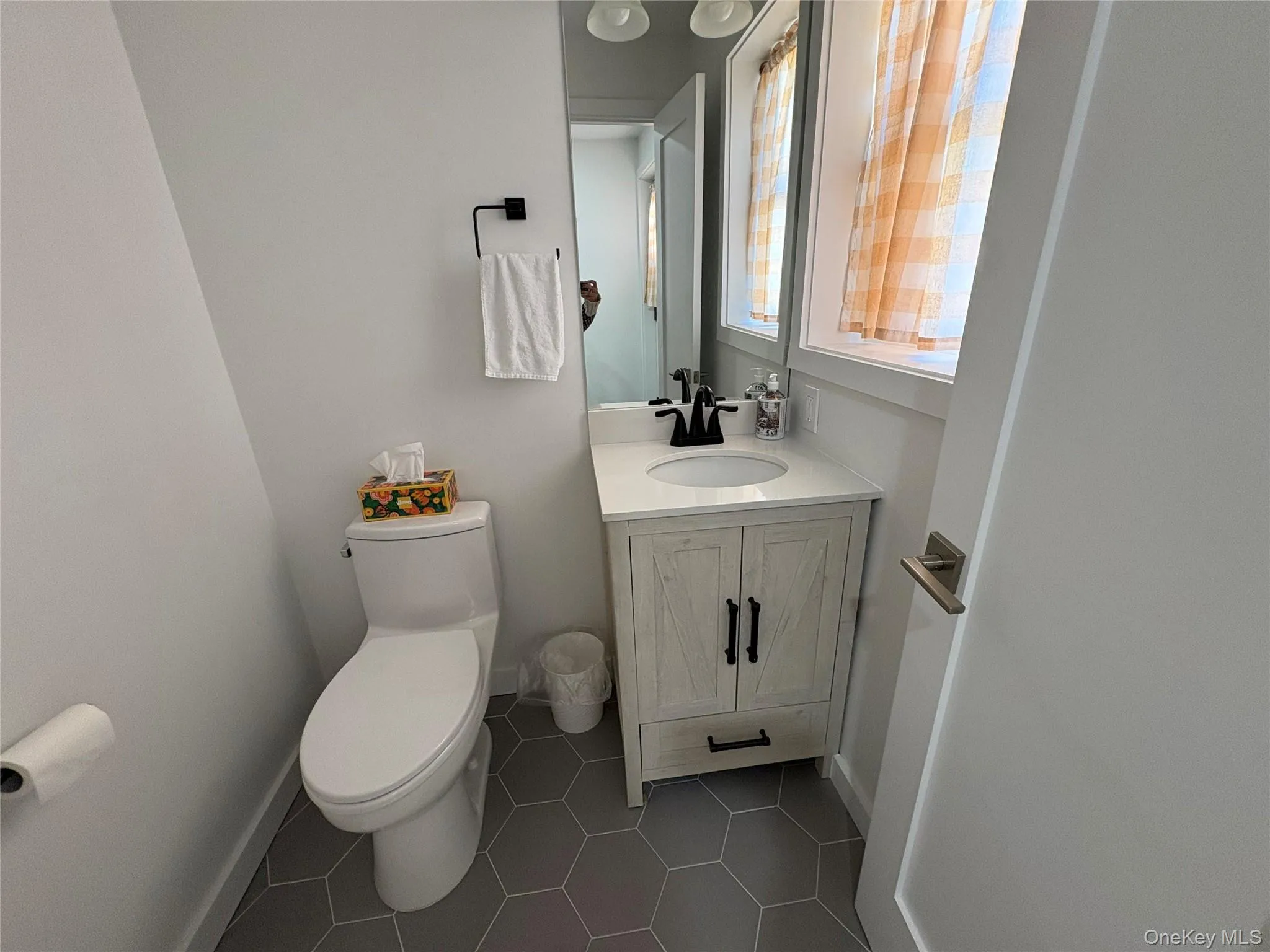 46 Maxwell Avenue, Oyster Bay, NY, 2 Bedrooms Bedrooms, 4 Rooms Rooms,1 BathroomBathrooms,Residential Lease,For Rent,Maxwell,0,945352 46 Maxwell Avenue, Oyster Bay, NY, 2 Bedrooms Bedrooms, 4 Rooms Rooms,1 BathroomBathrooms,Residential Lease,For Rent,Maxwell,0,945352