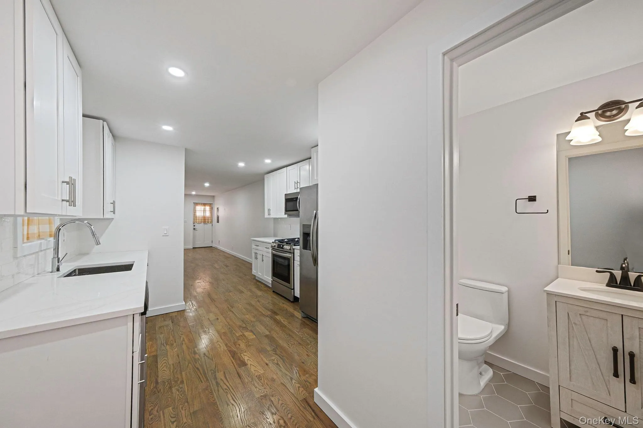 46 Maxwell Avenue, Oyster Bay, NY, 2 Bedrooms Bedrooms, 4 Rooms Rooms,1 BathroomBathrooms,Residential Lease,For Rent,Maxwell,0,945352 46 Maxwell Avenue, Oyster Bay, NY, 2 Bedrooms Bedrooms, 4 Rooms Rooms,1 BathroomBathrooms,Residential Lease,For Rent,Maxwell,0,945352