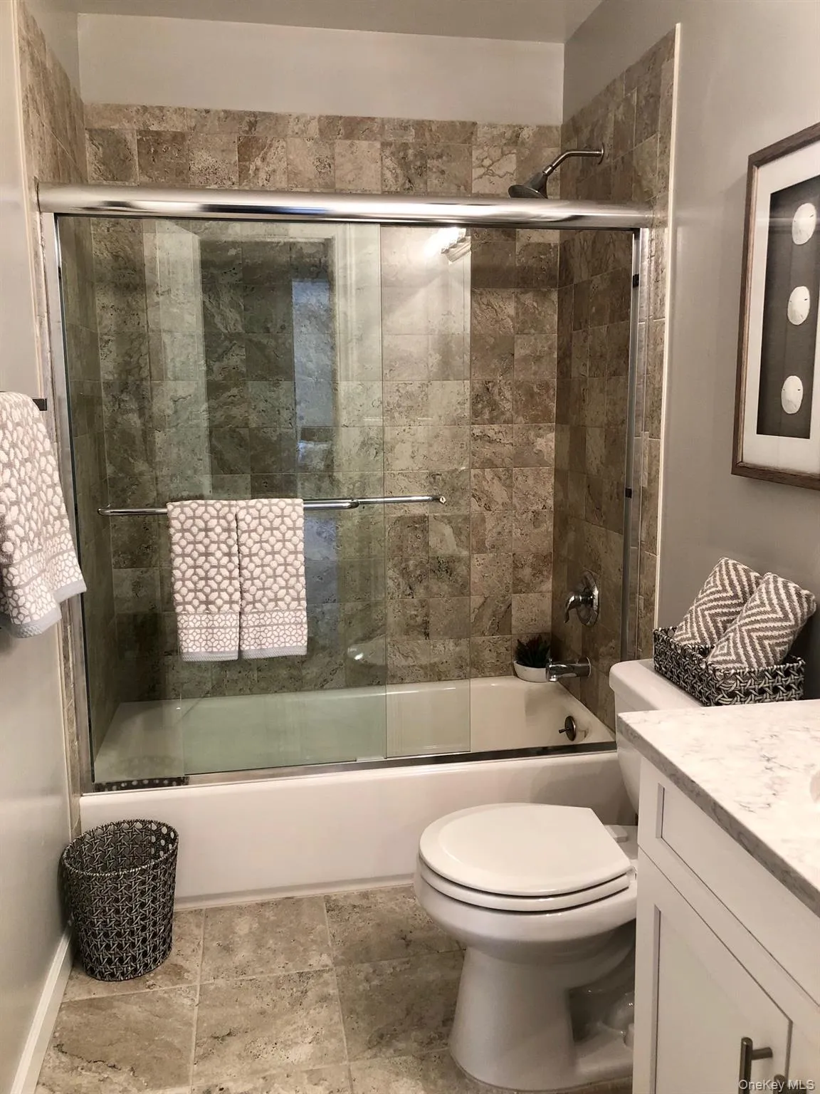 425 Newbridge Road, Hempstead, NY, 2 Bedrooms Bedrooms, 5 Rooms Rooms,1 BathroomBathrooms,Residential Lease,Idx,Newbridge,0,945360 425 Newbridge Road, Hempstead, NY, 2 Bedrooms Bedrooms, 5 Rooms Rooms,1 BathroomBathrooms,Residential Lease,Idx,Newbridge,0,945360