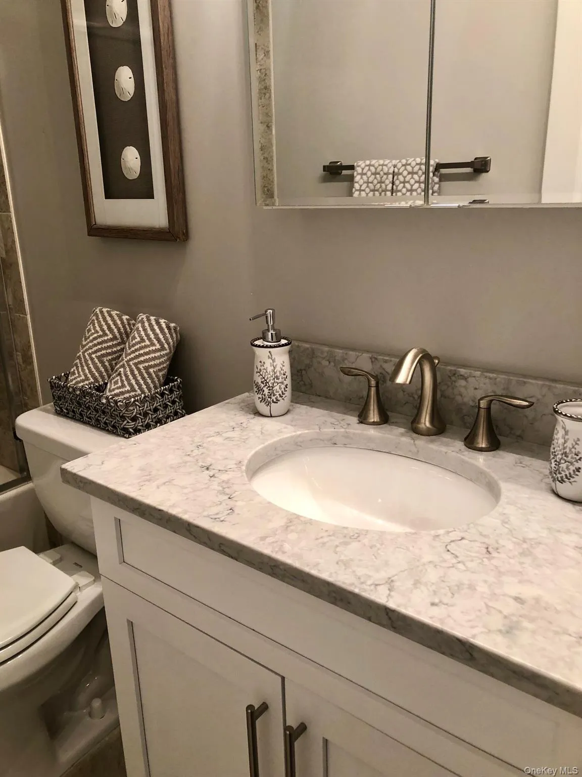 425 Newbridge Road, Hempstead, NY, 2 Bedrooms Bedrooms, 5 Rooms Rooms,1 BathroomBathrooms,Residential Lease,Idx,Newbridge,0,945360 425 Newbridge Road, Hempstead, NY, 2 Bedrooms Bedrooms, 5 Rooms Rooms,1 BathroomBathrooms,Residential Lease,Idx,Newbridge,0,945360