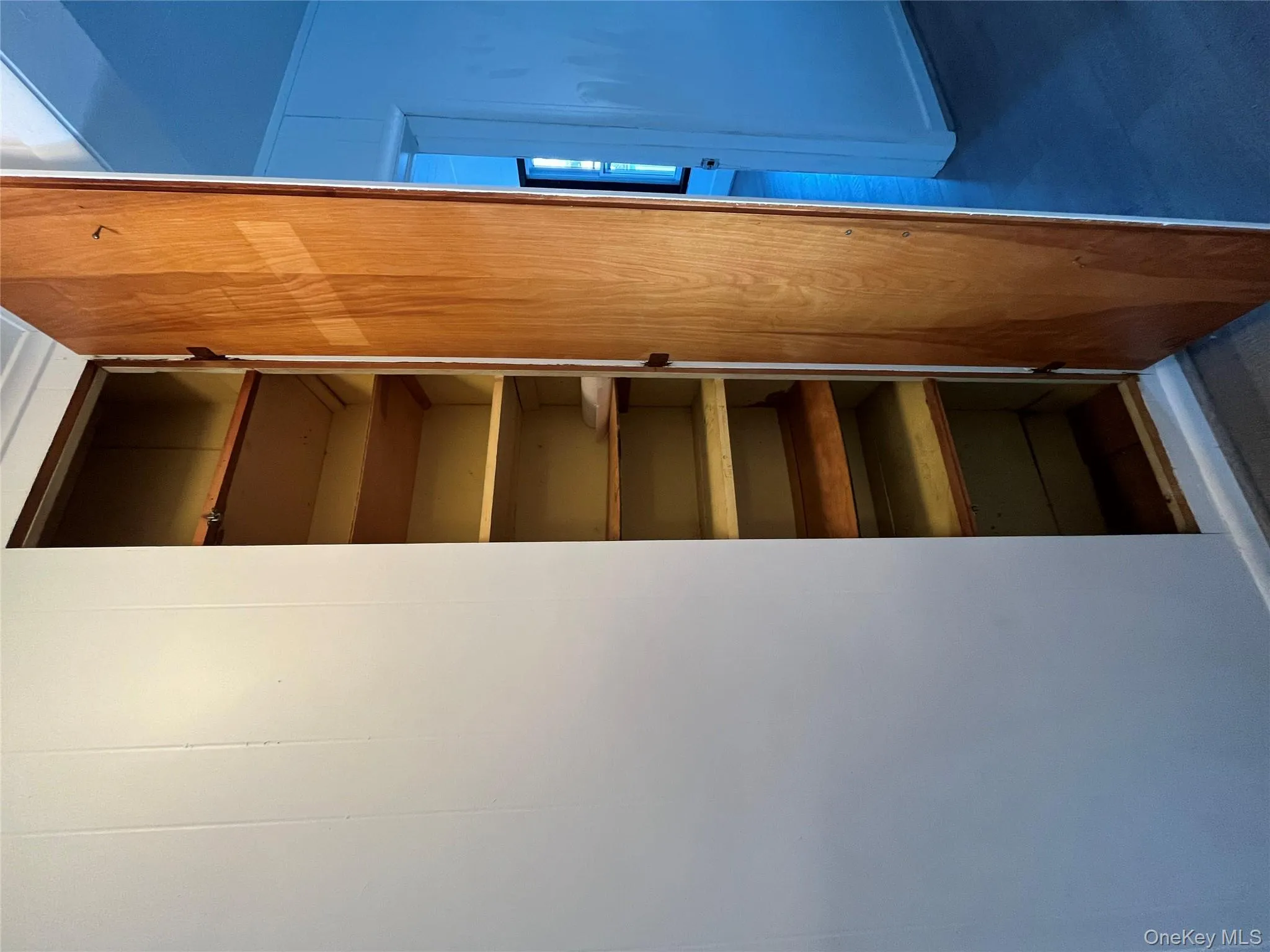 View of hallway closet/ linen View of hallway closet/ linen