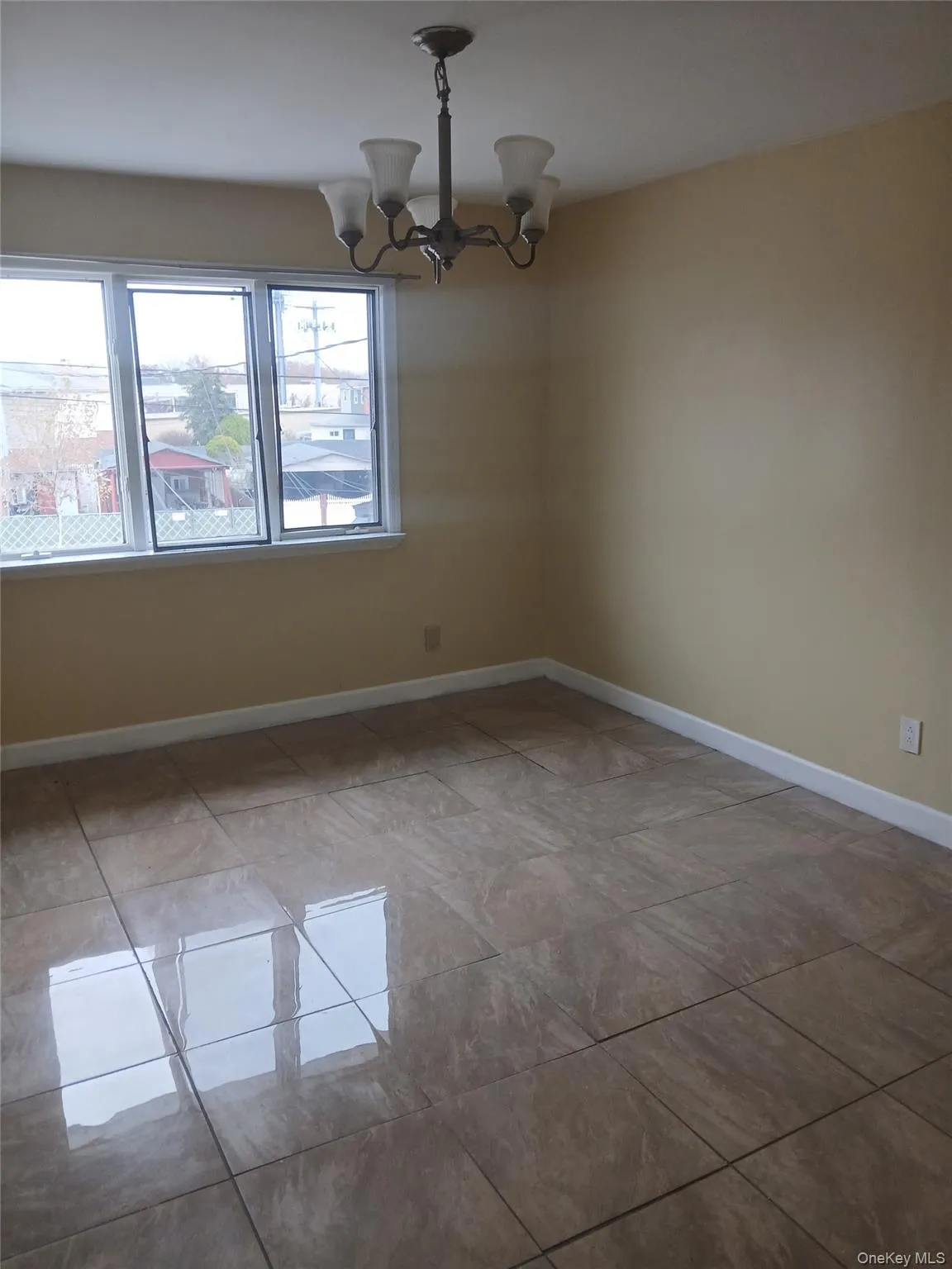 Master bedroom Master bedroom