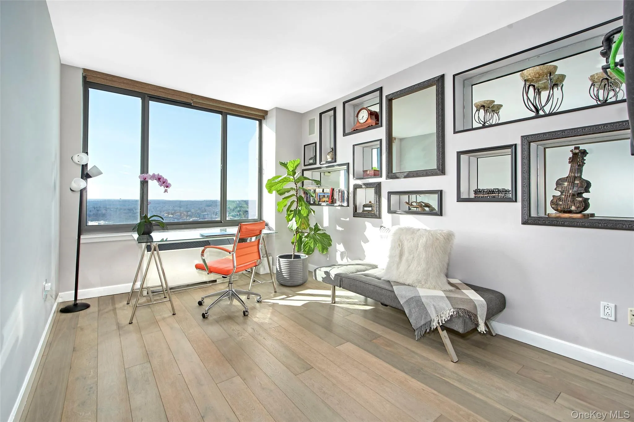 Second bedroom used as office. Second bedroom used as office.