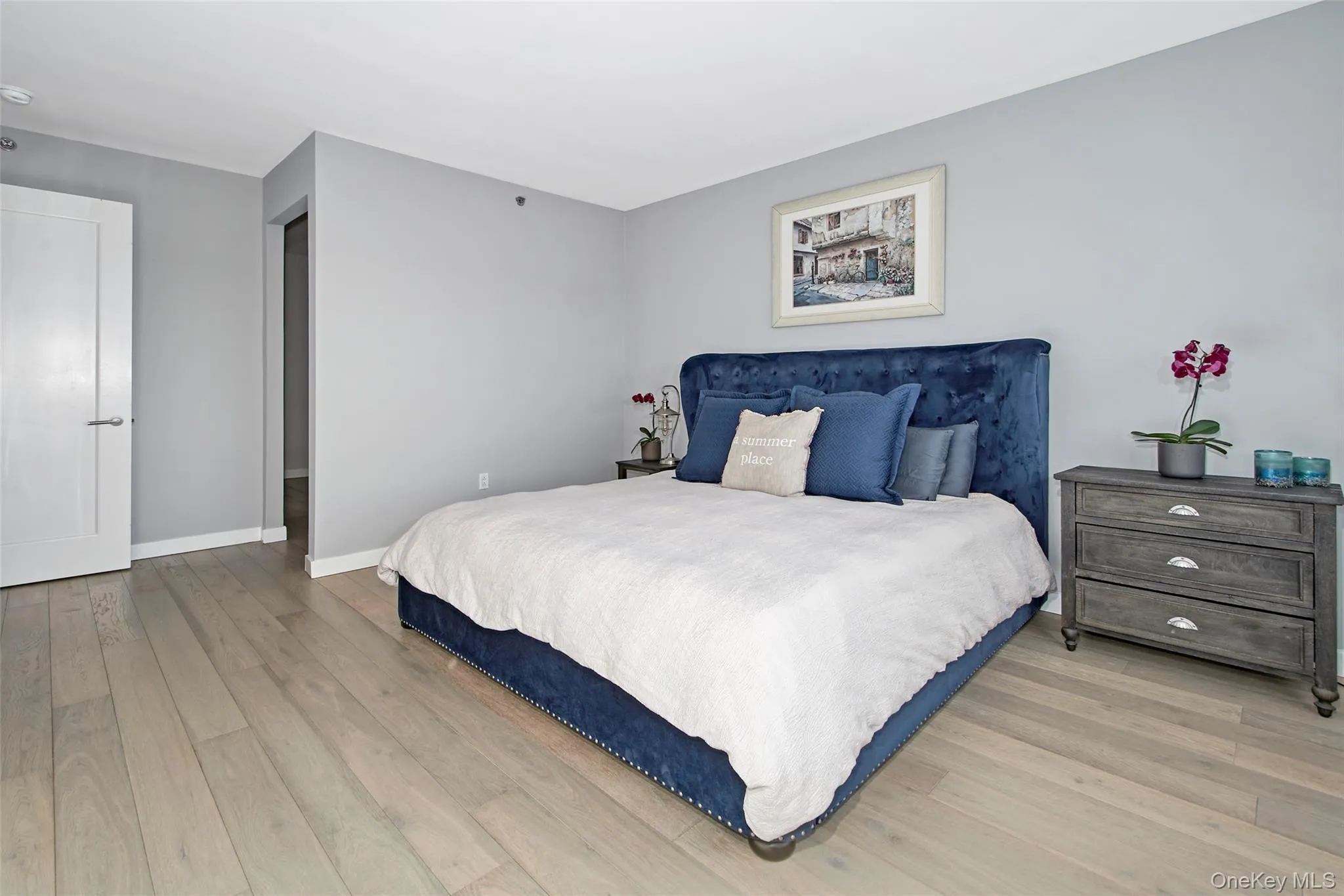 Spacious primary bedroom Spacious primary bedroom