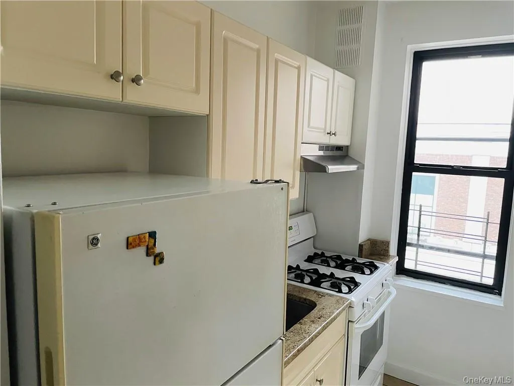 210 Martine Avenue, White Plains, NY, 3 Rooms Rooms,1 BathroomBathrooms,Residential Lease,Idx,Martine,0,945481 210 Martine Avenue, White Plains, NY, 3 Rooms Rooms,1 BathroomBathrooms,Residential Lease,Idx,Martine,0,945481
