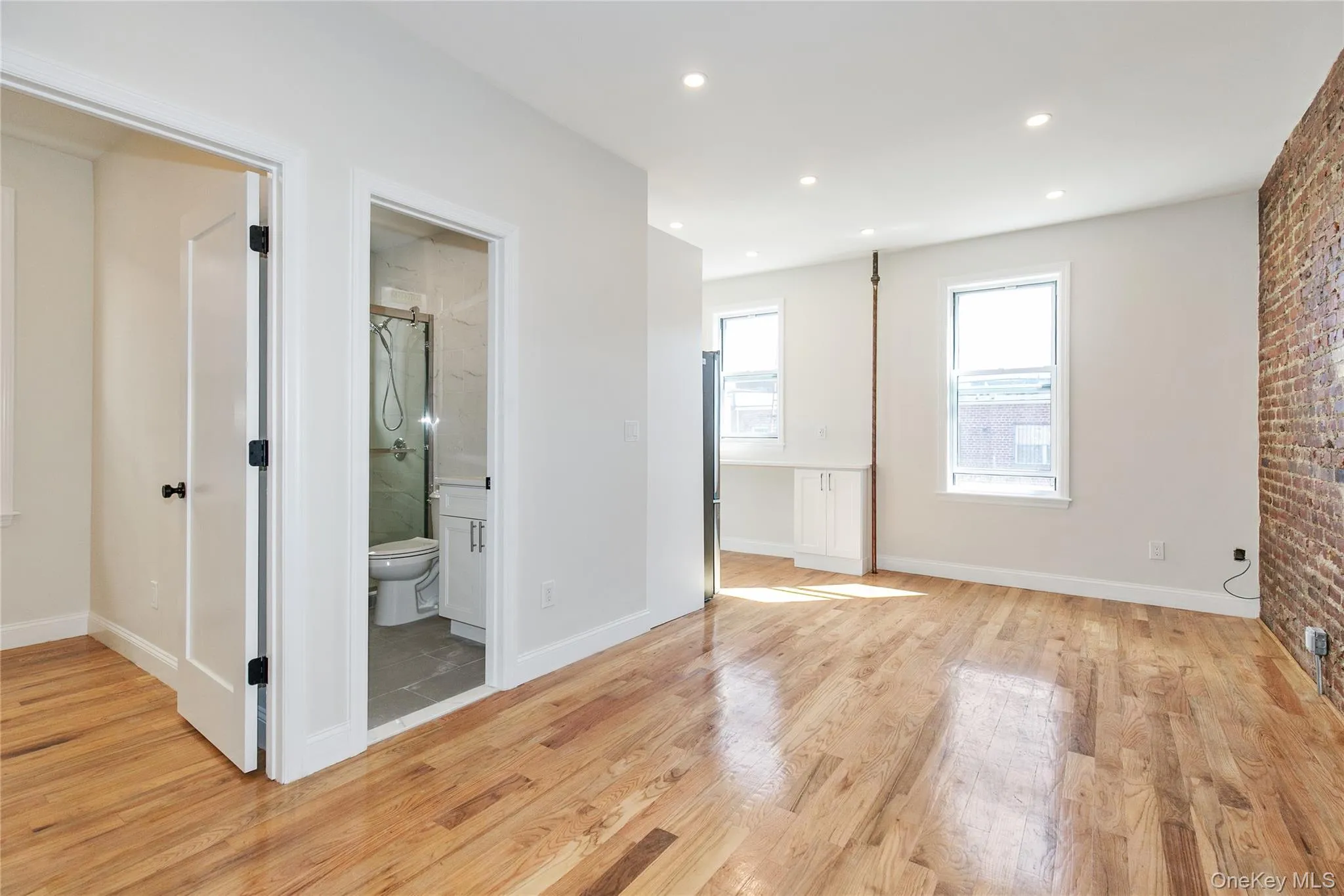 104-44 42nd Avenue, New York, NY, 2 Bedrooms Bedrooms, 4 Rooms Rooms,1 BathroomBathrooms,Residential Lease,For Rent,42nd,0,945541 104-44 42nd Avenue, New York, NY, 2 Bedrooms Bedrooms, 4 Rooms Rooms,1 BathroomBathrooms,Residential Lease,For Rent,42nd,0,945541