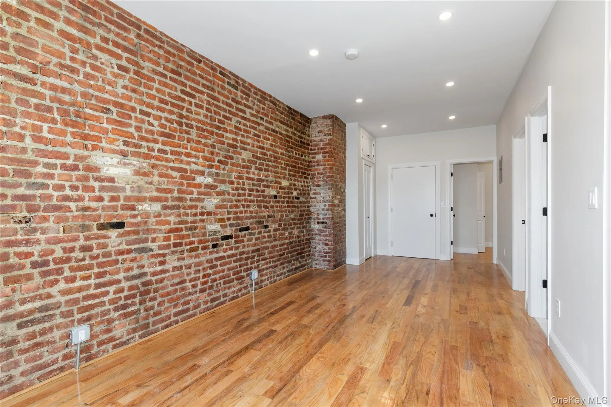 104-44 42nd Avenue, New York, NY, 2 Bedrooms Bedrooms, 4 Rooms Rooms,1 BathroomBathrooms,Residential Lease,For Rent,42nd,0,945541 104-44 42nd Avenue, New York, NY, 2 Bedrooms Bedrooms, 4 Rooms Rooms,1 BathroomBathrooms,Residential Lease,For Rent,42nd,0,945541