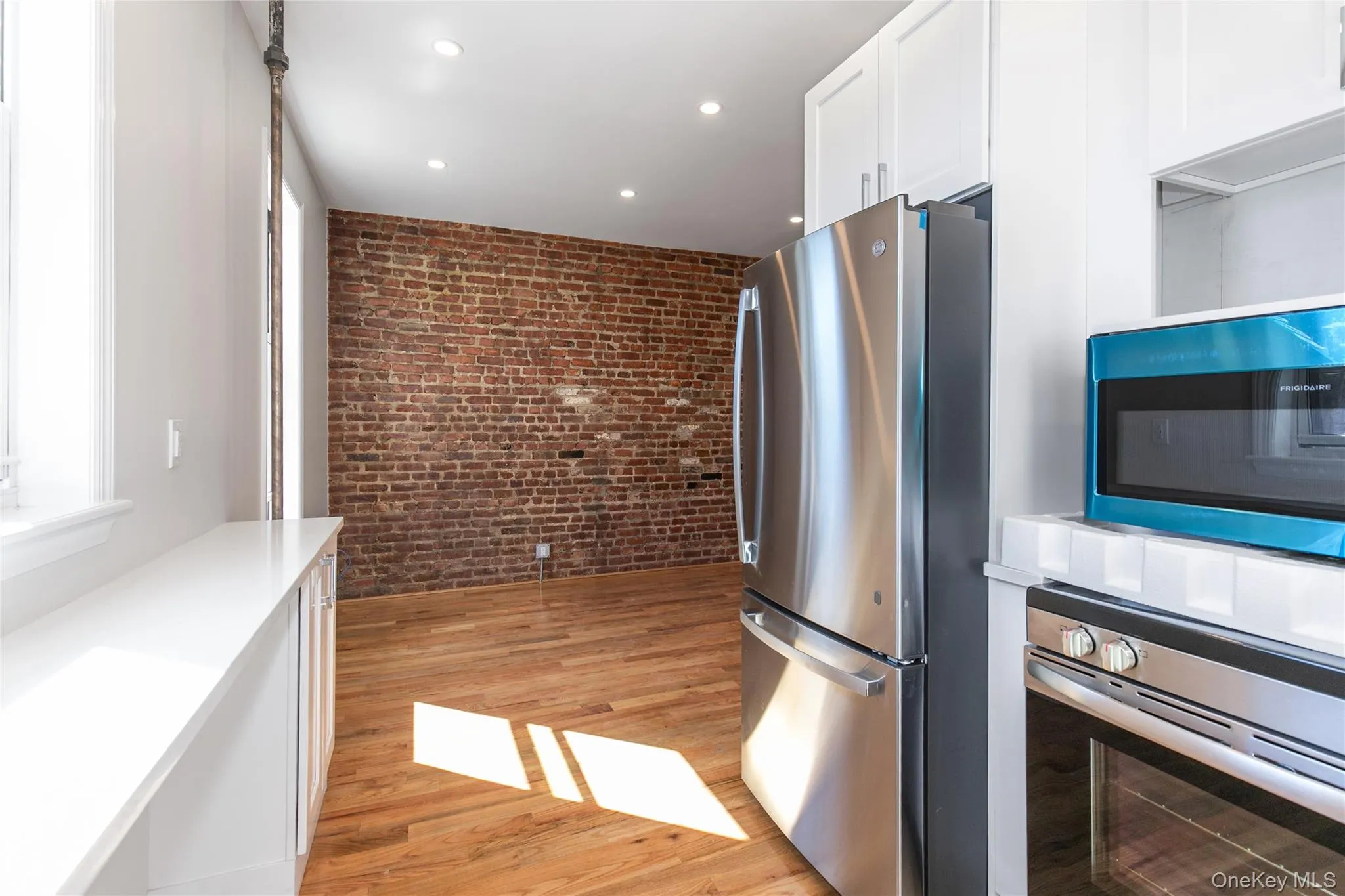 104-44 42nd Avenue, New York, NY, 2 Bedrooms Bedrooms, 4 Rooms Rooms,1 BathroomBathrooms,Residential Lease,For Rent,42nd,0,945541 104-44 42nd Avenue, New York, NY, 2 Bedrooms Bedrooms, 4 Rooms Rooms,1 BathroomBathrooms,Residential Lease,For Rent,42nd,0,945541