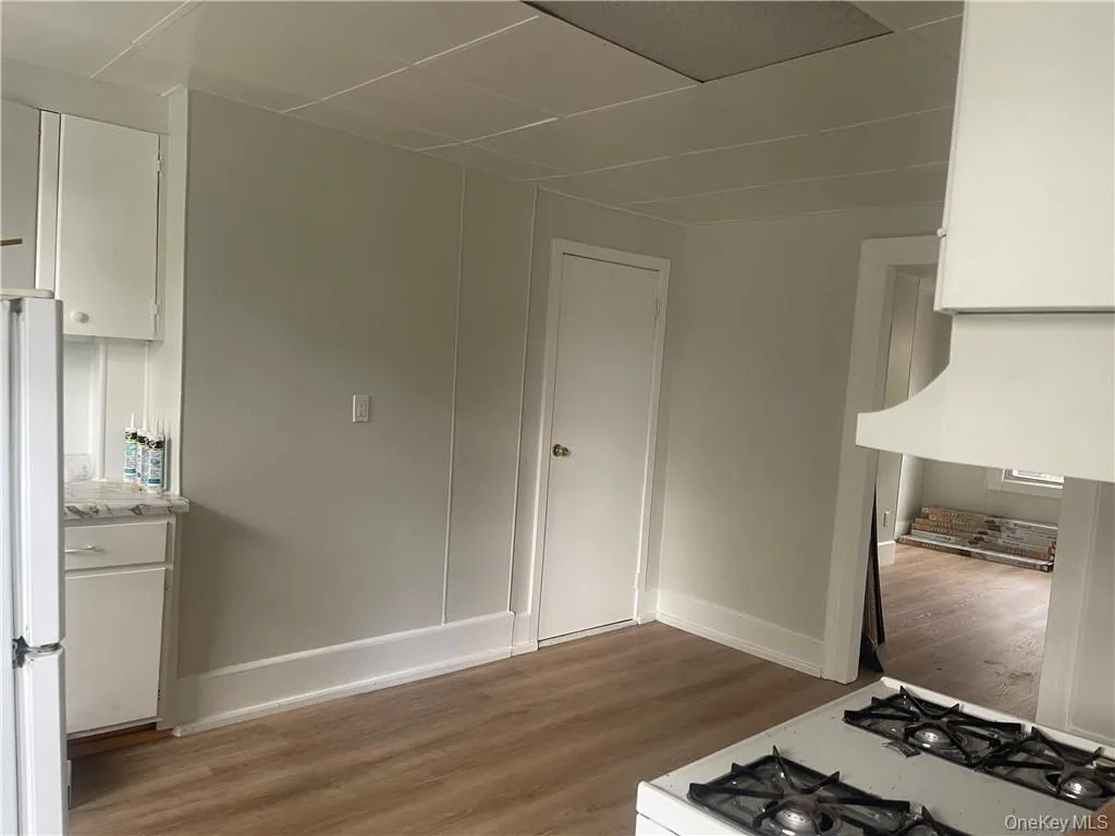 8 Mansion Street, Poughkeepsie, NY, 1 Bedroom Bedrooms, 2 Rooms Rooms,1 BathroomBathrooms,Residential Lease,Idx,Mansion,0,945588 8 Mansion Street, Poughkeepsie, NY, 1 Bedroom Bedrooms, 2 Rooms Rooms,1 BathroomBathrooms,Residential Lease,Idx,Mansion,0,945588