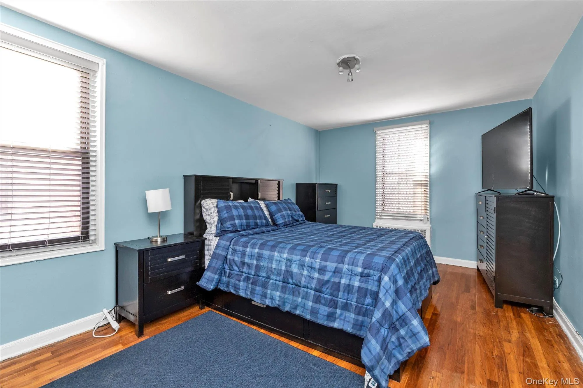 Bedroom. Bedroom.