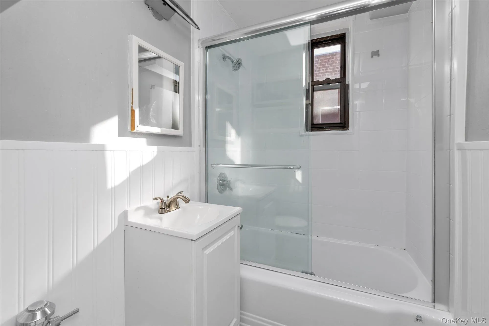 Bathroom featuring shower/bath. Bathroom featuring shower/bath.