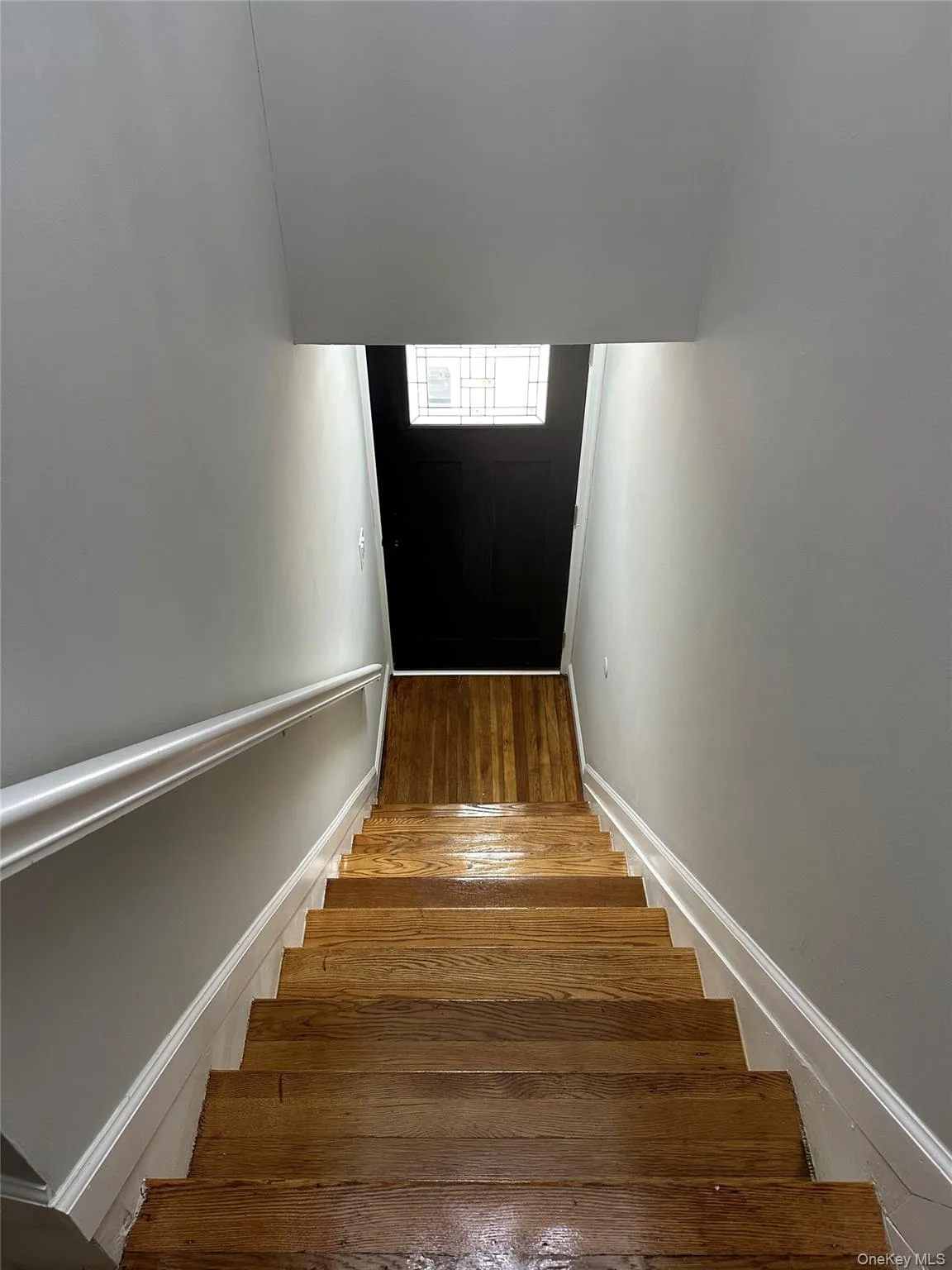Staircase with baseboards Staircase with baseboards