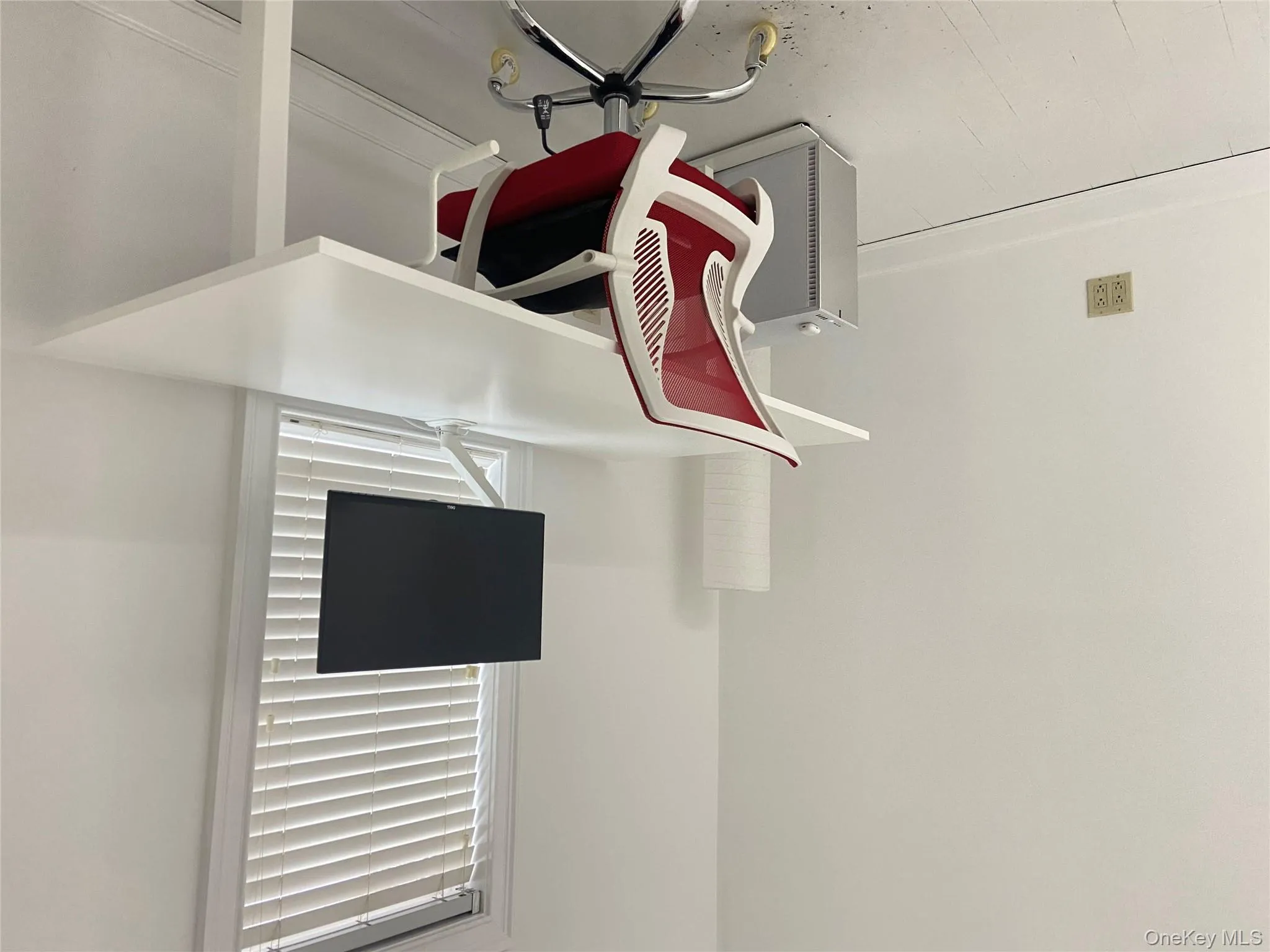 Sunlit Office with recessed lighting, Sunlit Office with recessed lighting,