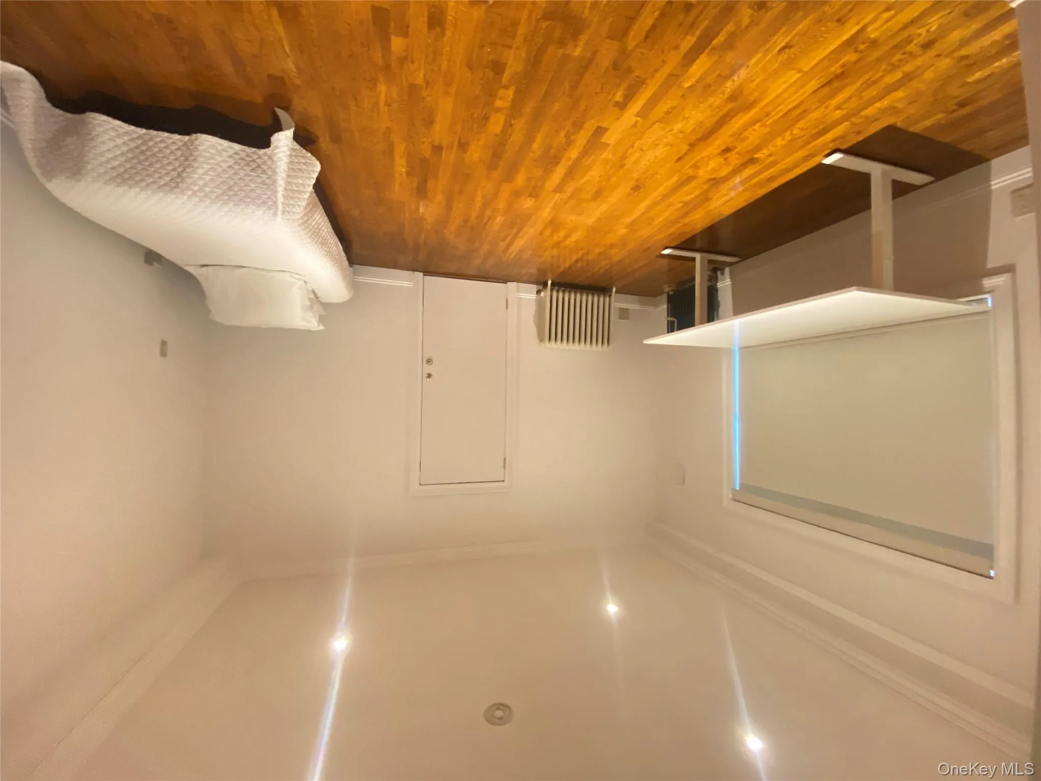 bedroom with bay window, recessed lighting, crown moldomg bedroom with bay window, recessed lighting, crown moldomg