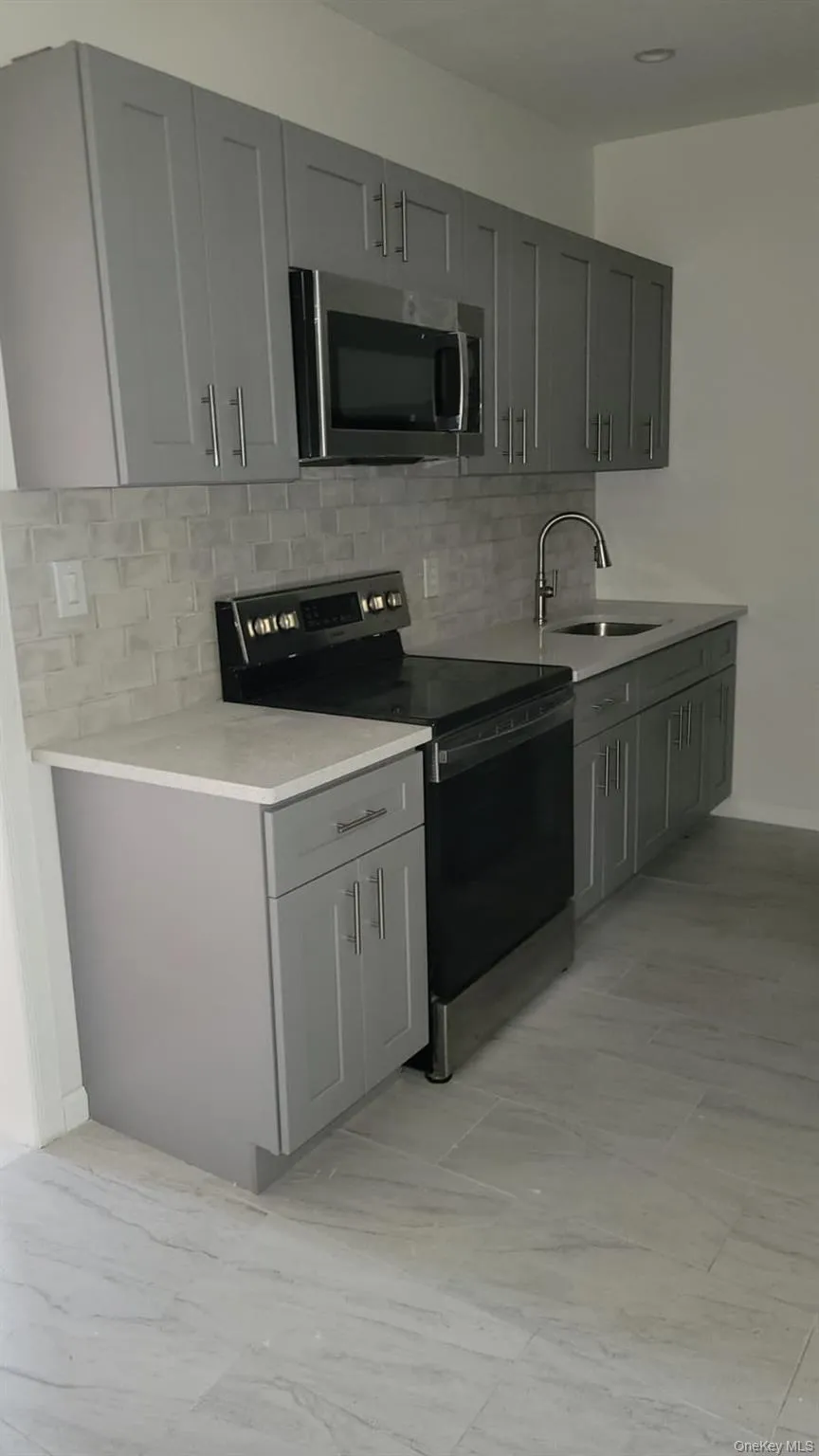 83 Kraemer Street, Oyster Bay, NY, 2 Bedrooms Bedrooms, 4 Rooms Rooms,2 BathroomsBathrooms,Residential Lease,For Rent,Kraemer,0,945743 83 Kraemer Street, Oyster Bay, NY, 2 Bedrooms Bedrooms, 4 Rooms Rooms,2 BathroomsBathrooms,Residential Lease,For Rent,Kraemer,0,945743