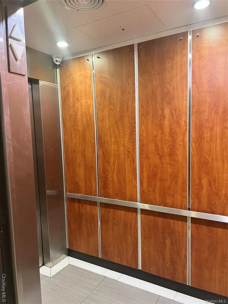 Elevator featuring recessed lighting Elevator featuring recessed lighting